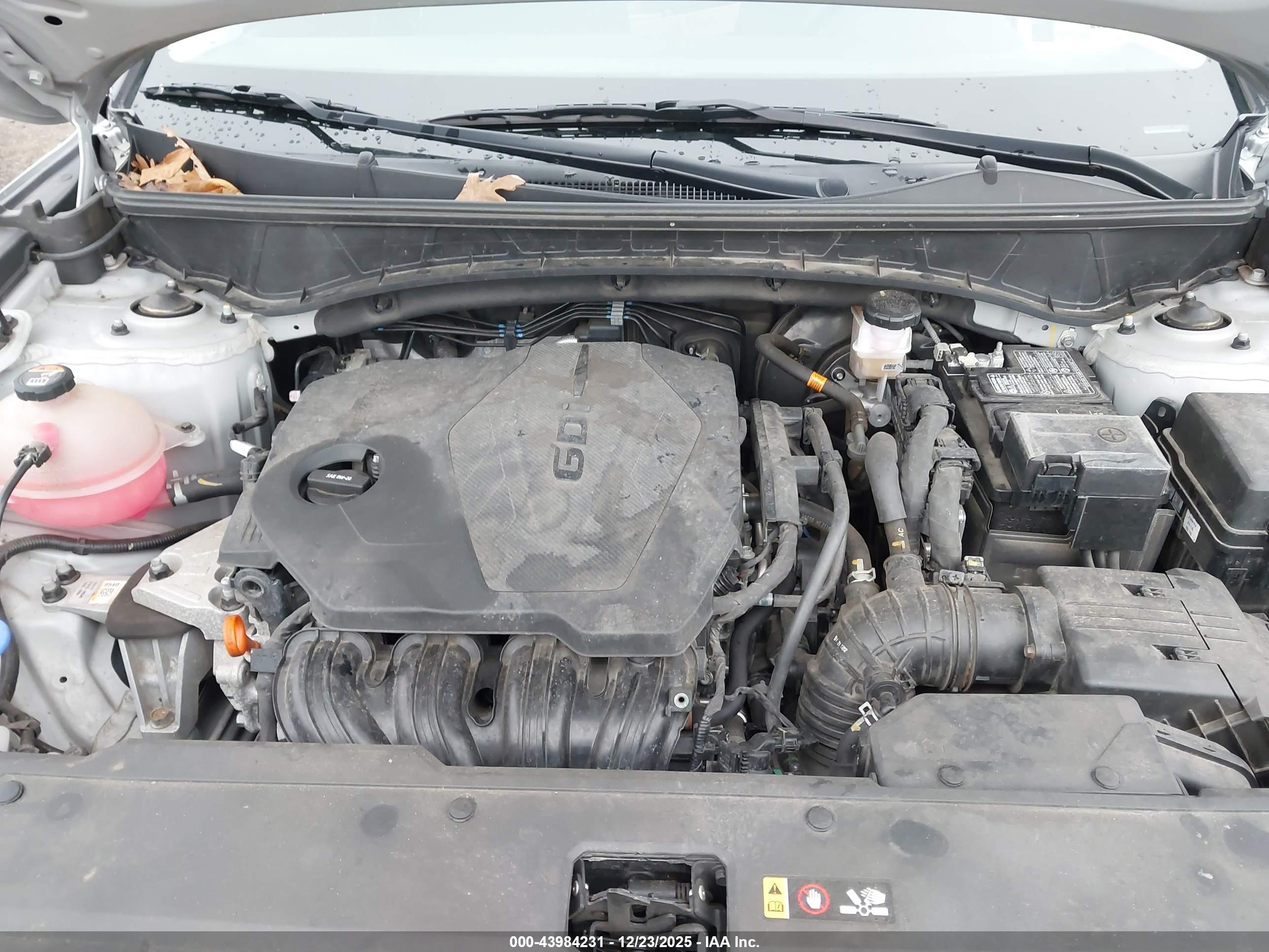 HYUNDAI TUCSON image 10