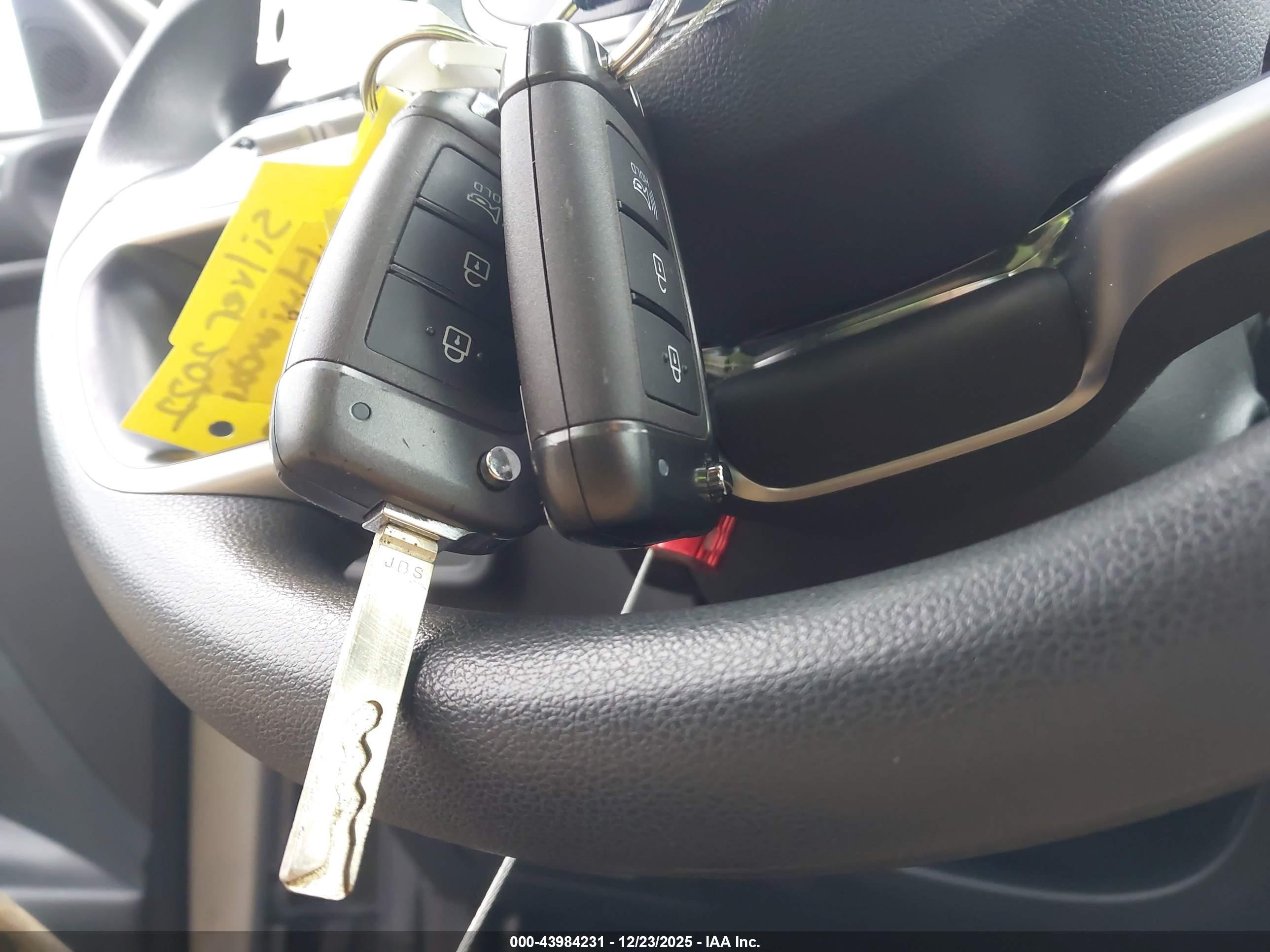 HYUNDAI TUCSON image 11
