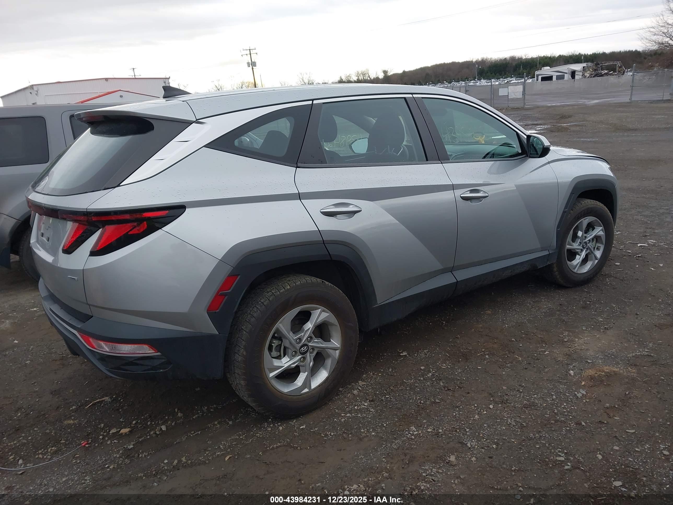 HYUNDAI TUCSON image 4