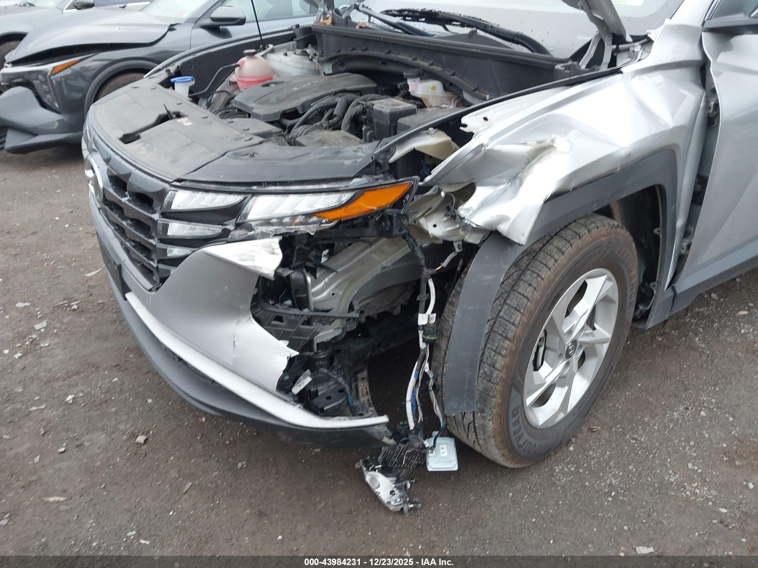 HYUNDAI TUCSON image 6