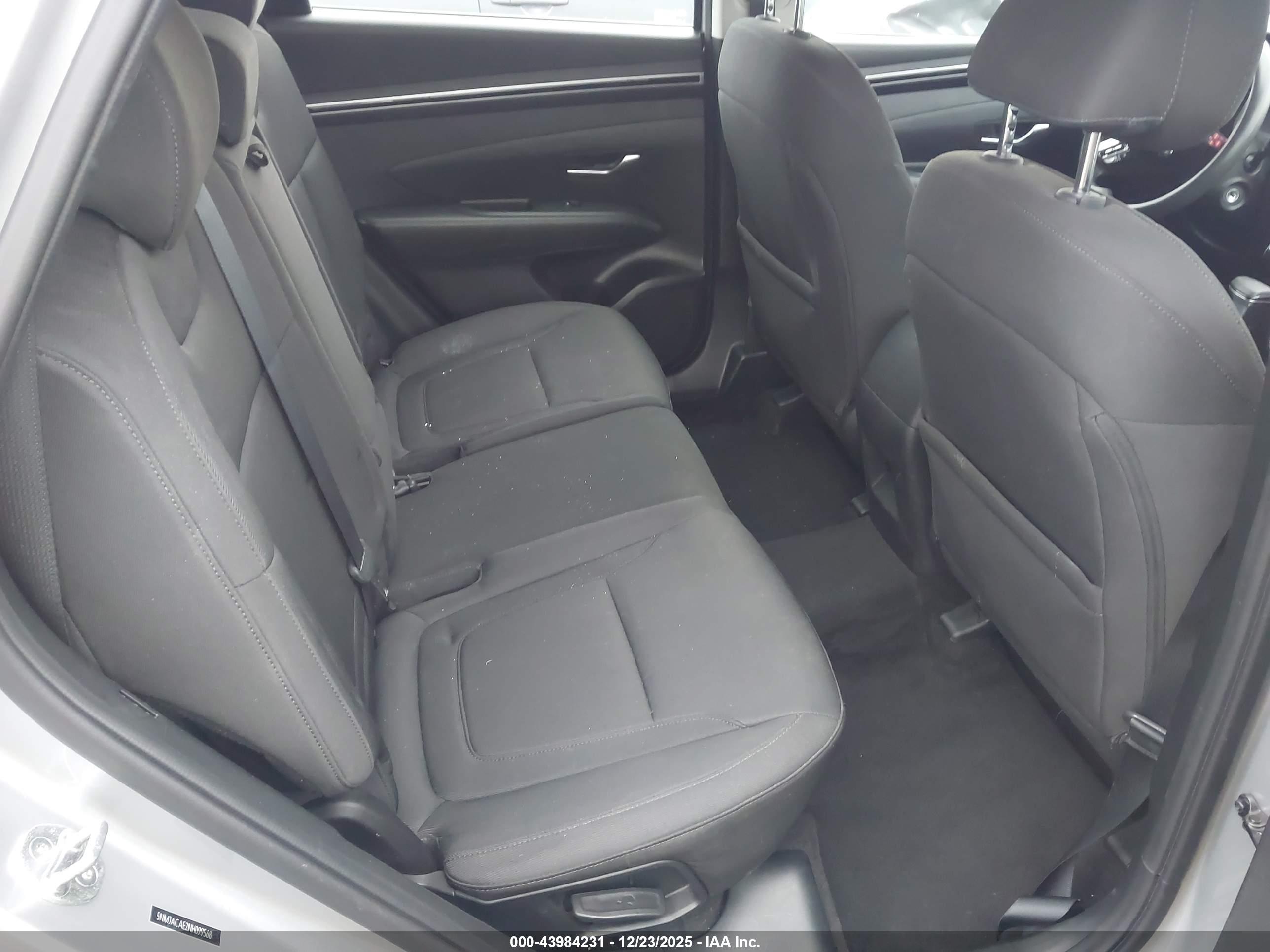 HYUNDAI TUCSON image 8