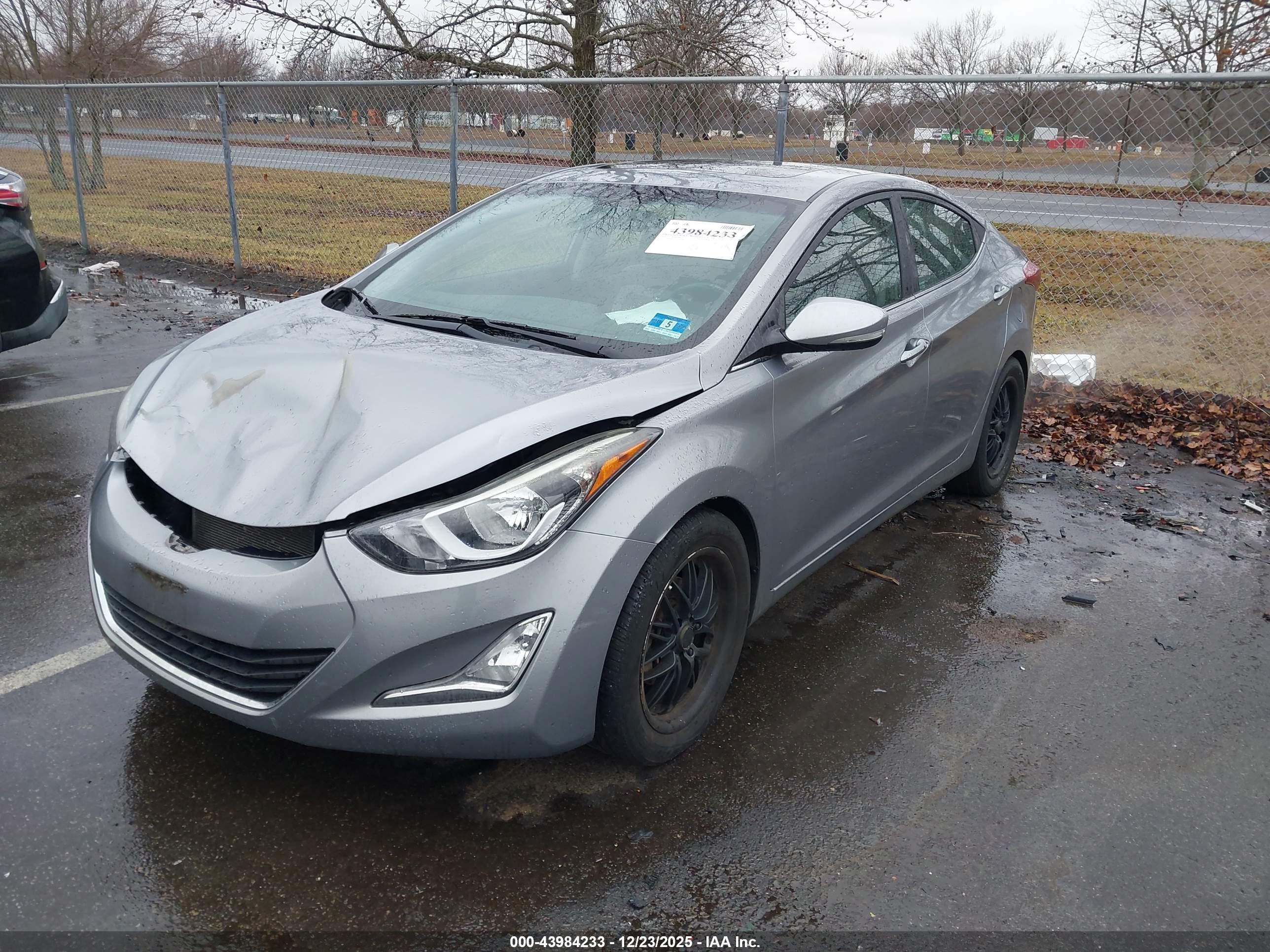 HYUNDAI ELANTRA image 2