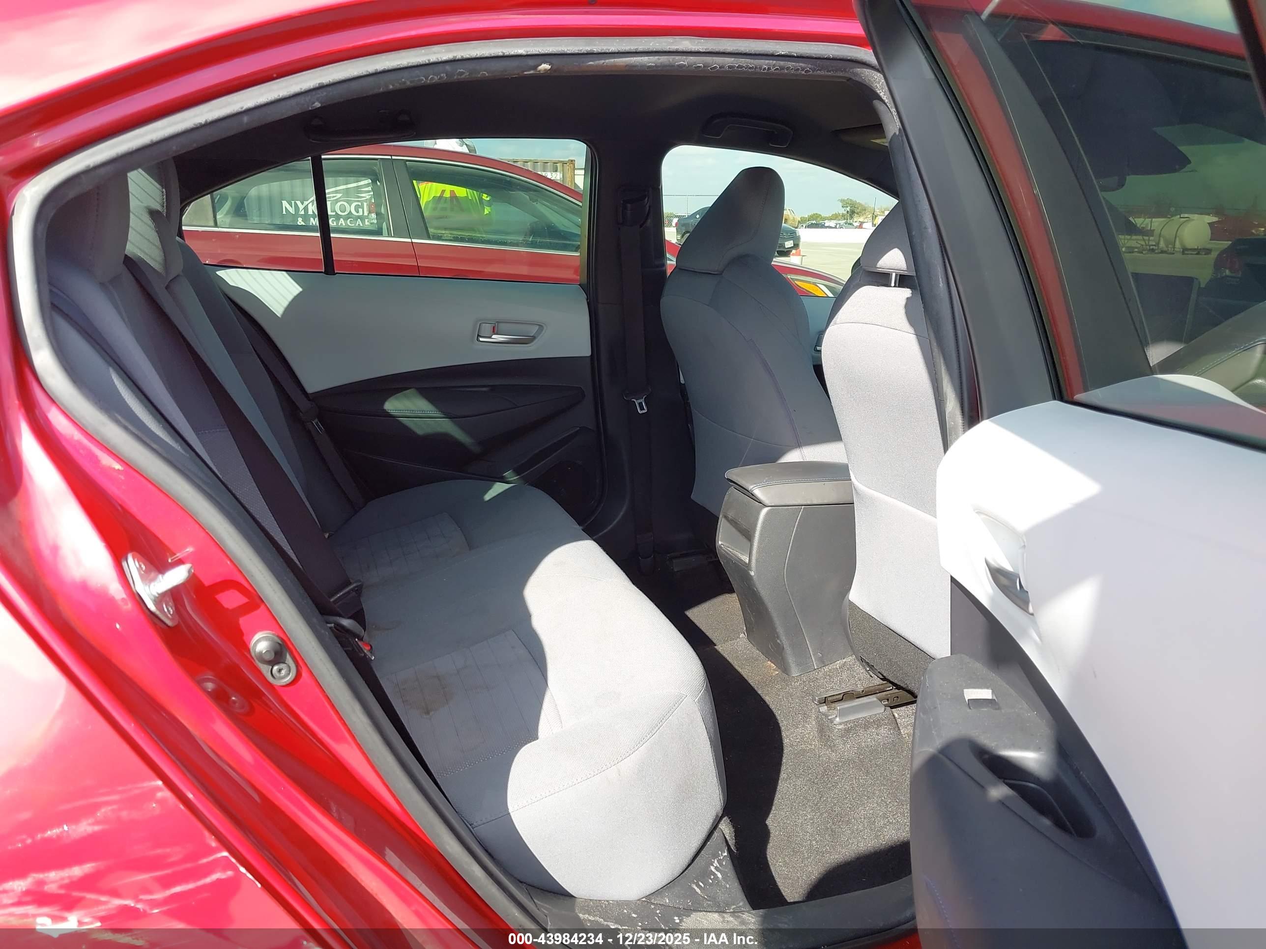TOYOTA COROLLA image 8