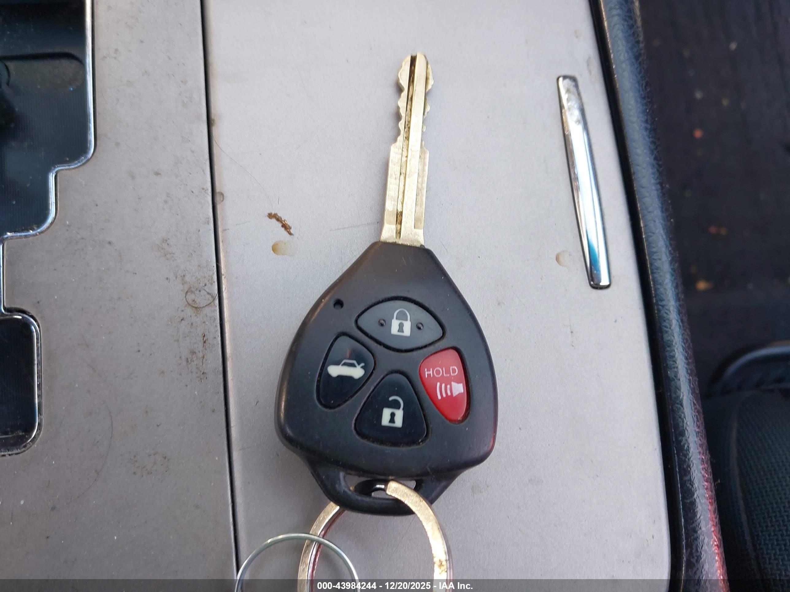 TOYOTA CAMRY image 11