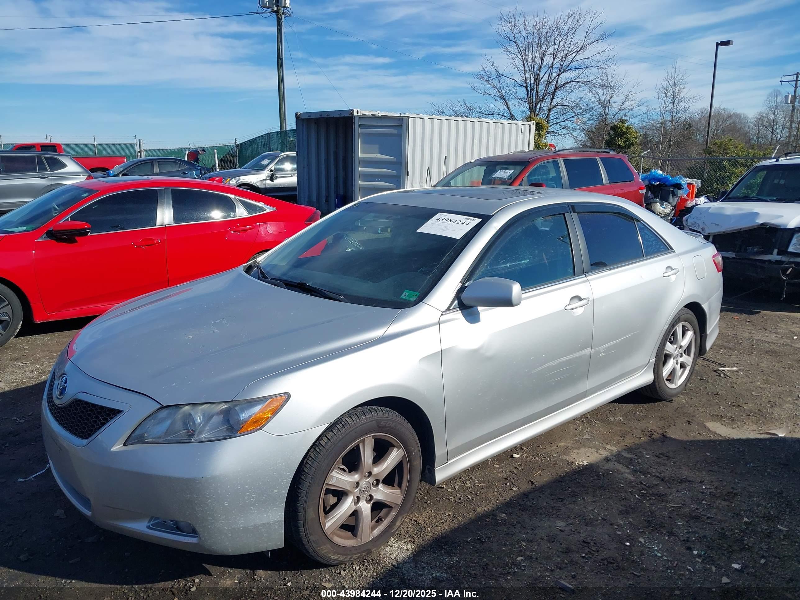 TOYOTA CAMRY image 2