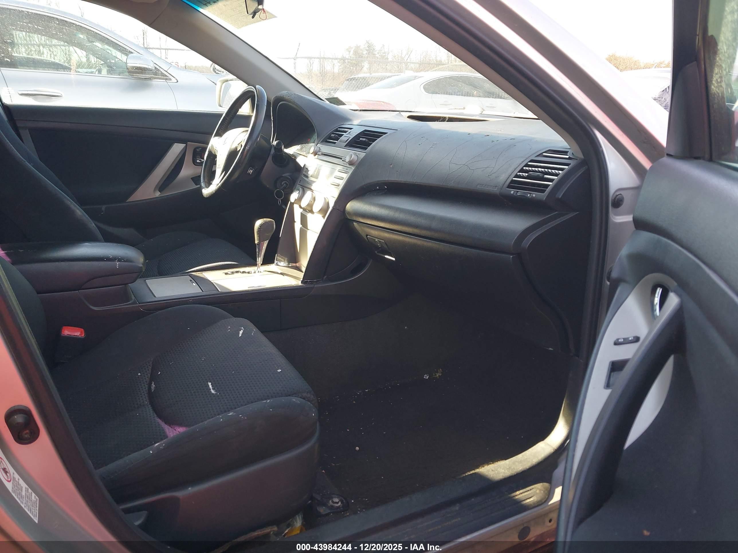 TOYOTA CAMRY image 5