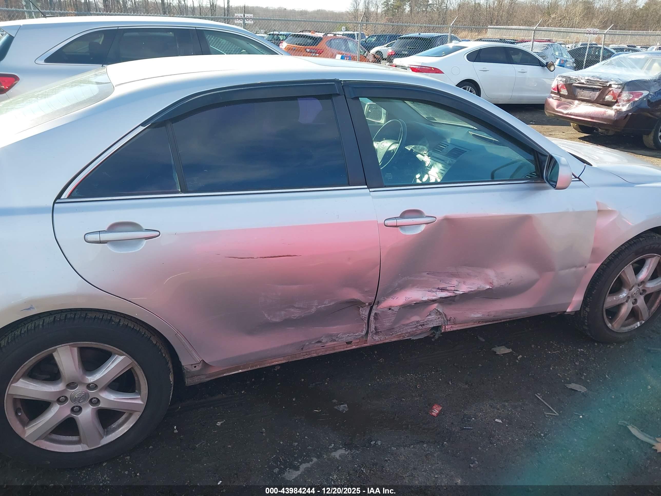 TOYOTA CAMRY image 6