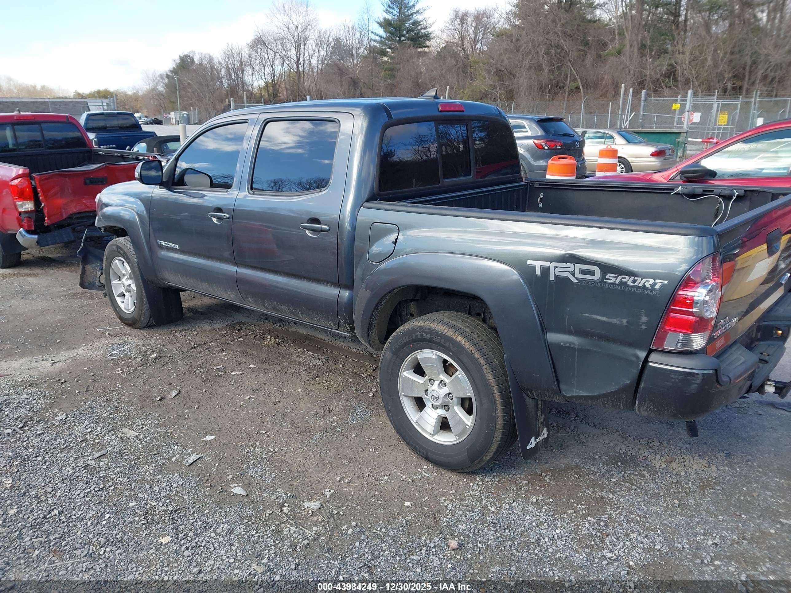 TOYOTA TACOMA image 3
