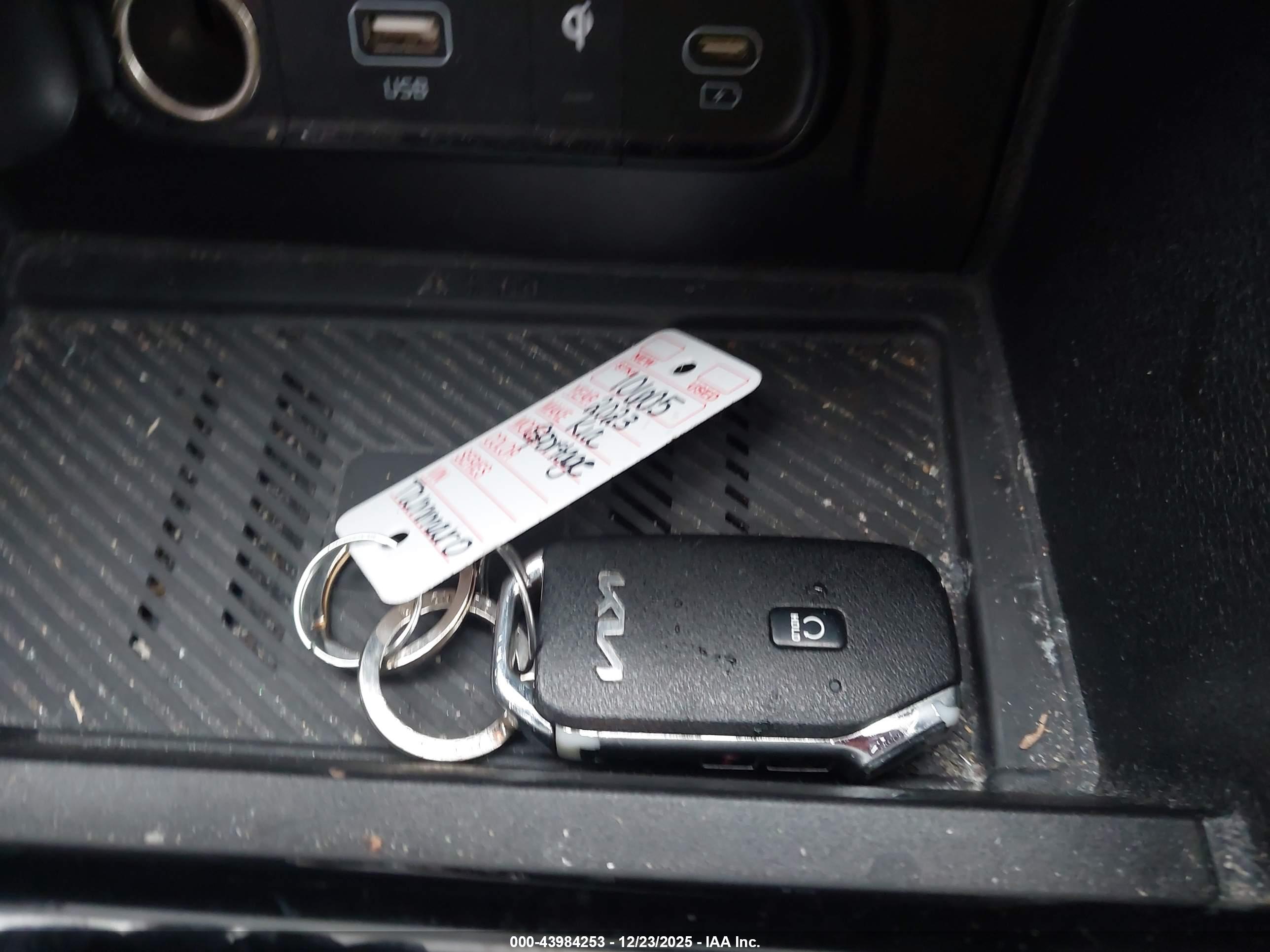 KIA SPORTAGE image 11