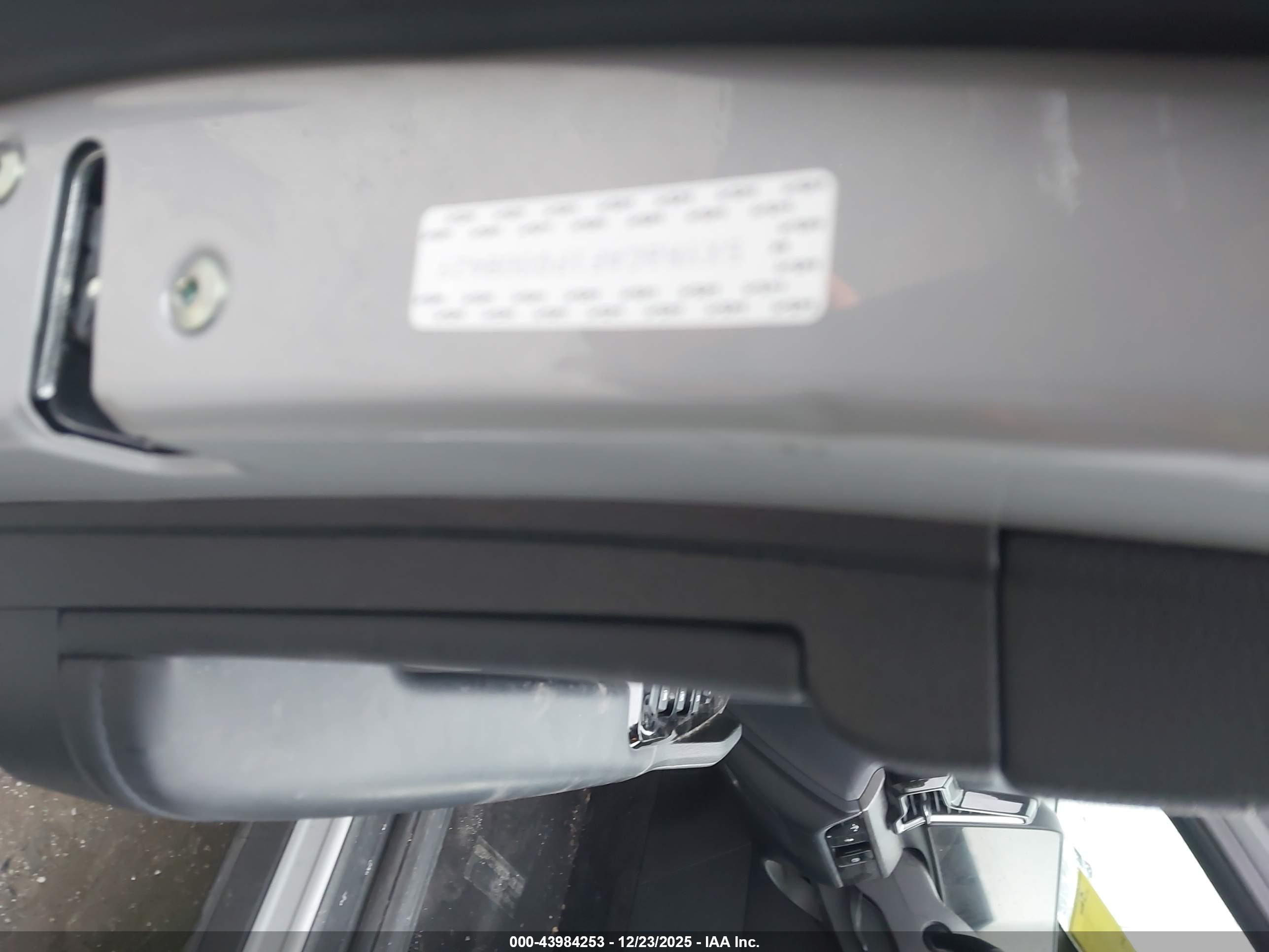 KIA SPORTAGE image 9