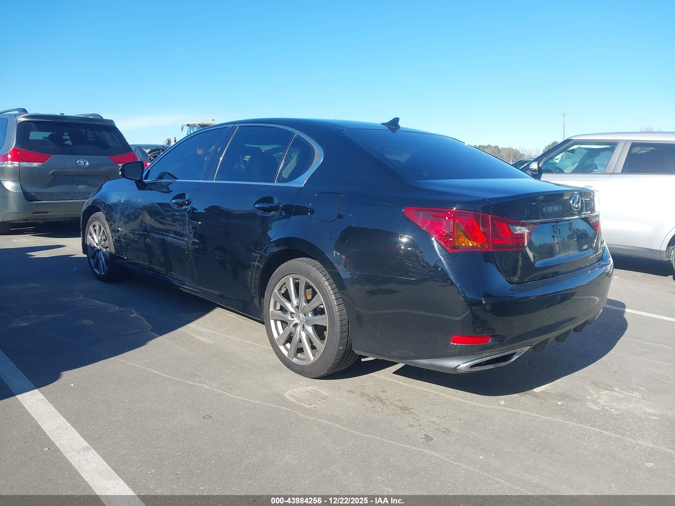 LEXUS GS image 3