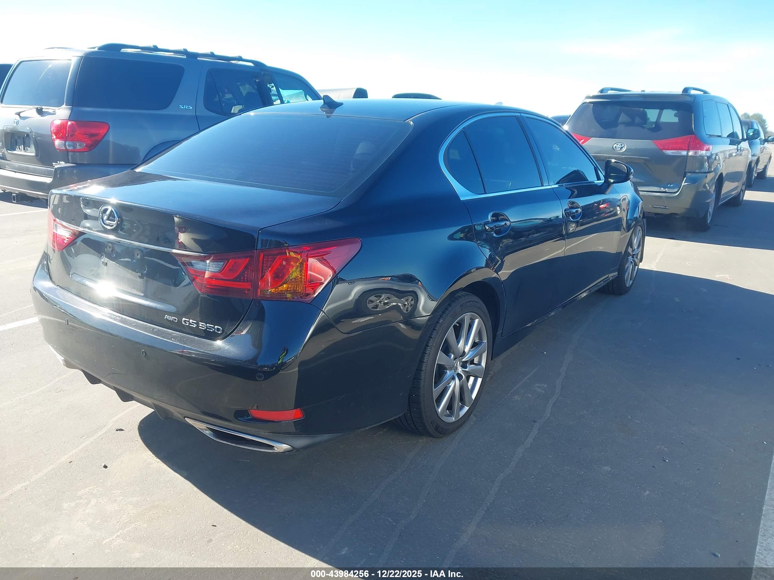 LEXUS GS image 4