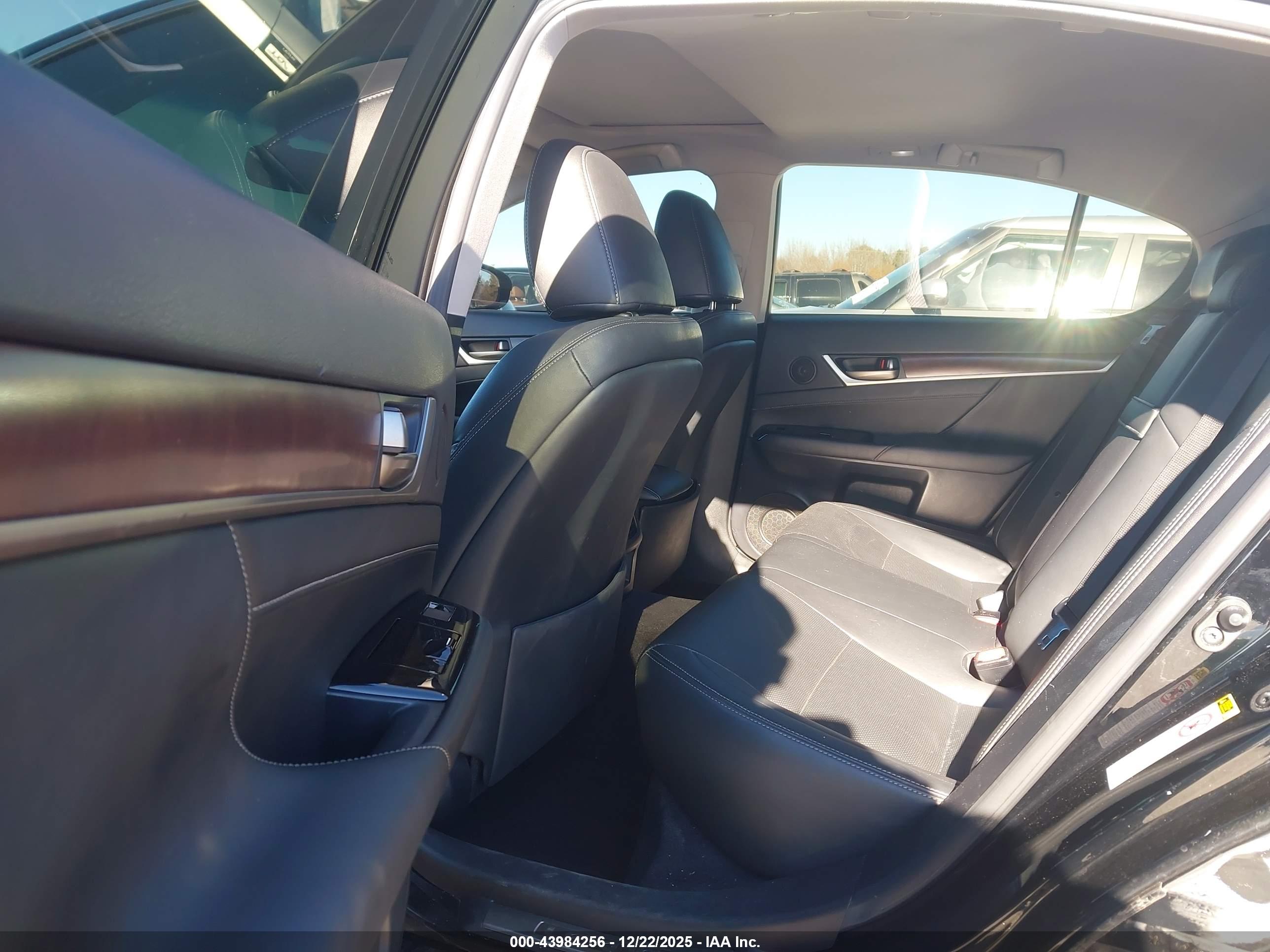 LEXUS GS image 8