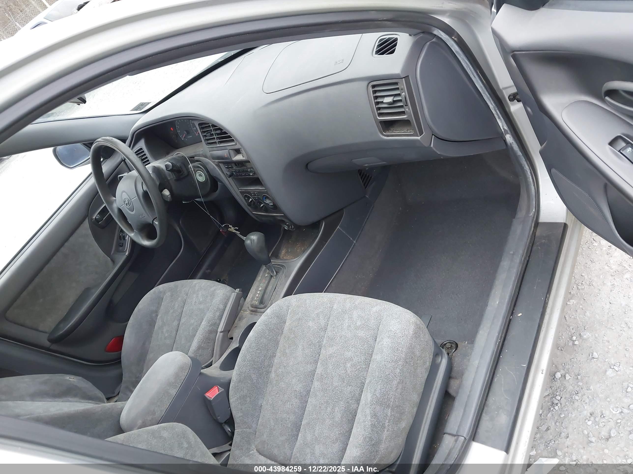 HYUNDAI ELANTRA image 5