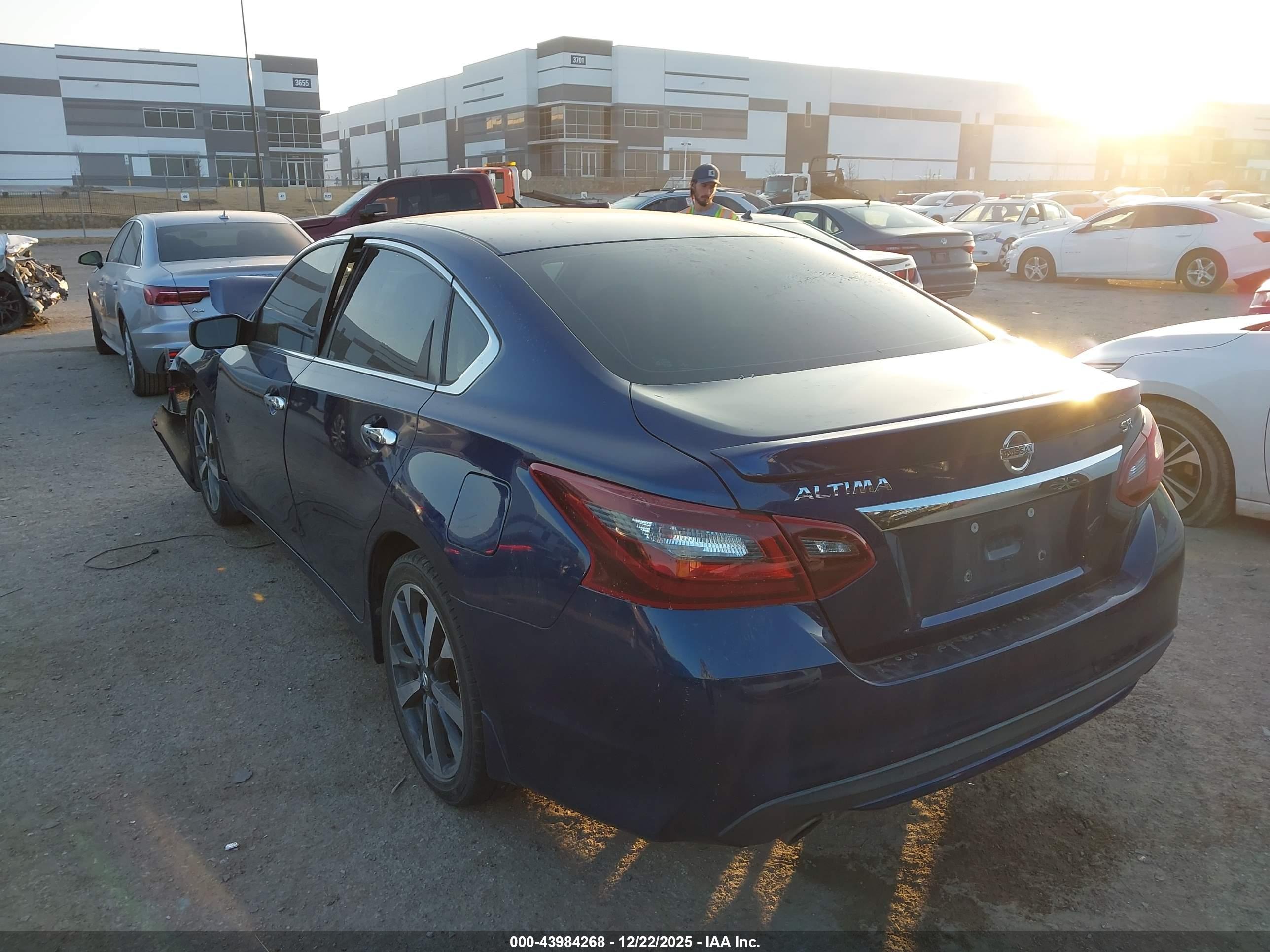 NISSAN ALTIMA image 3