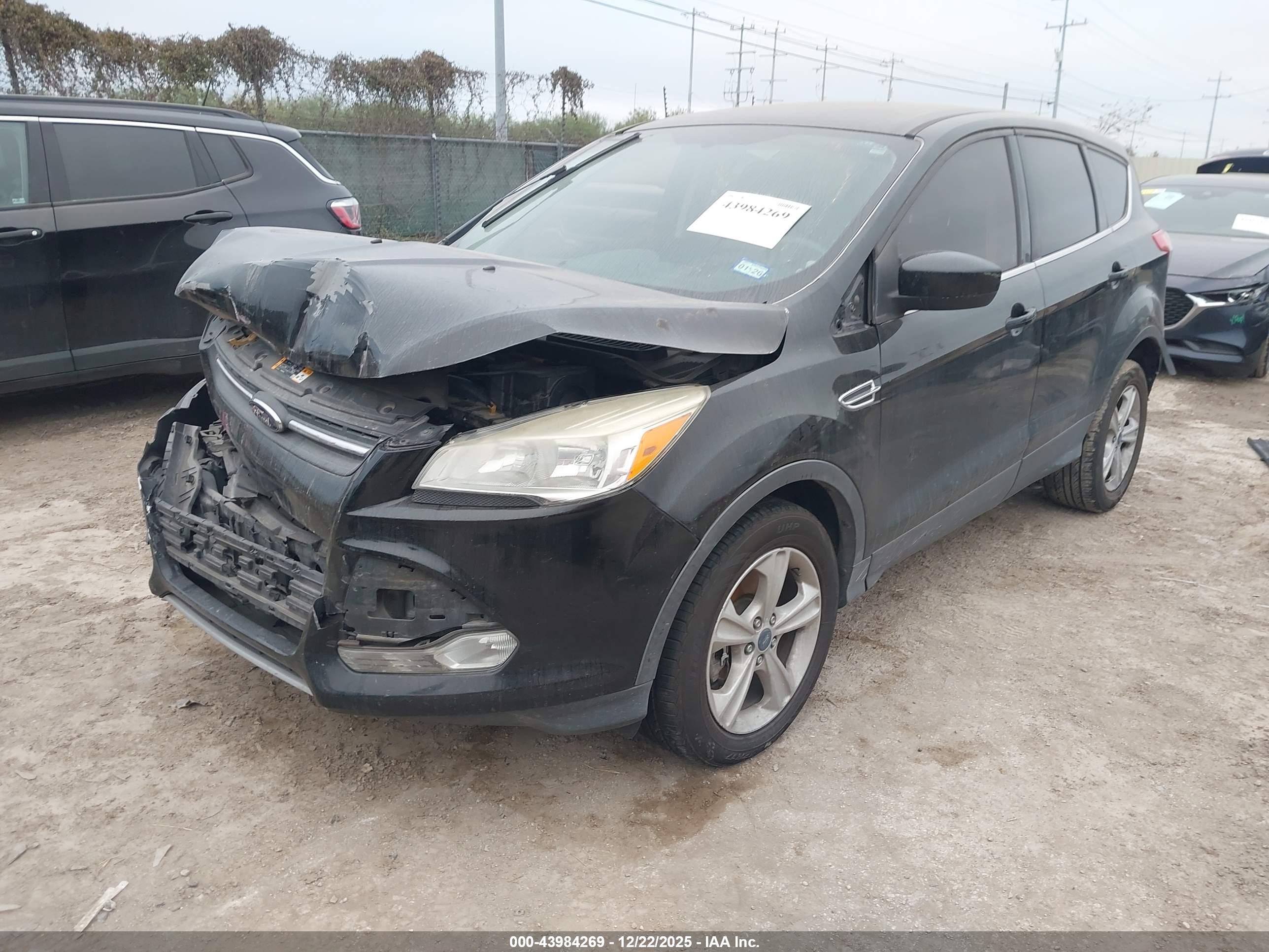 FORD ESCAPE image 2