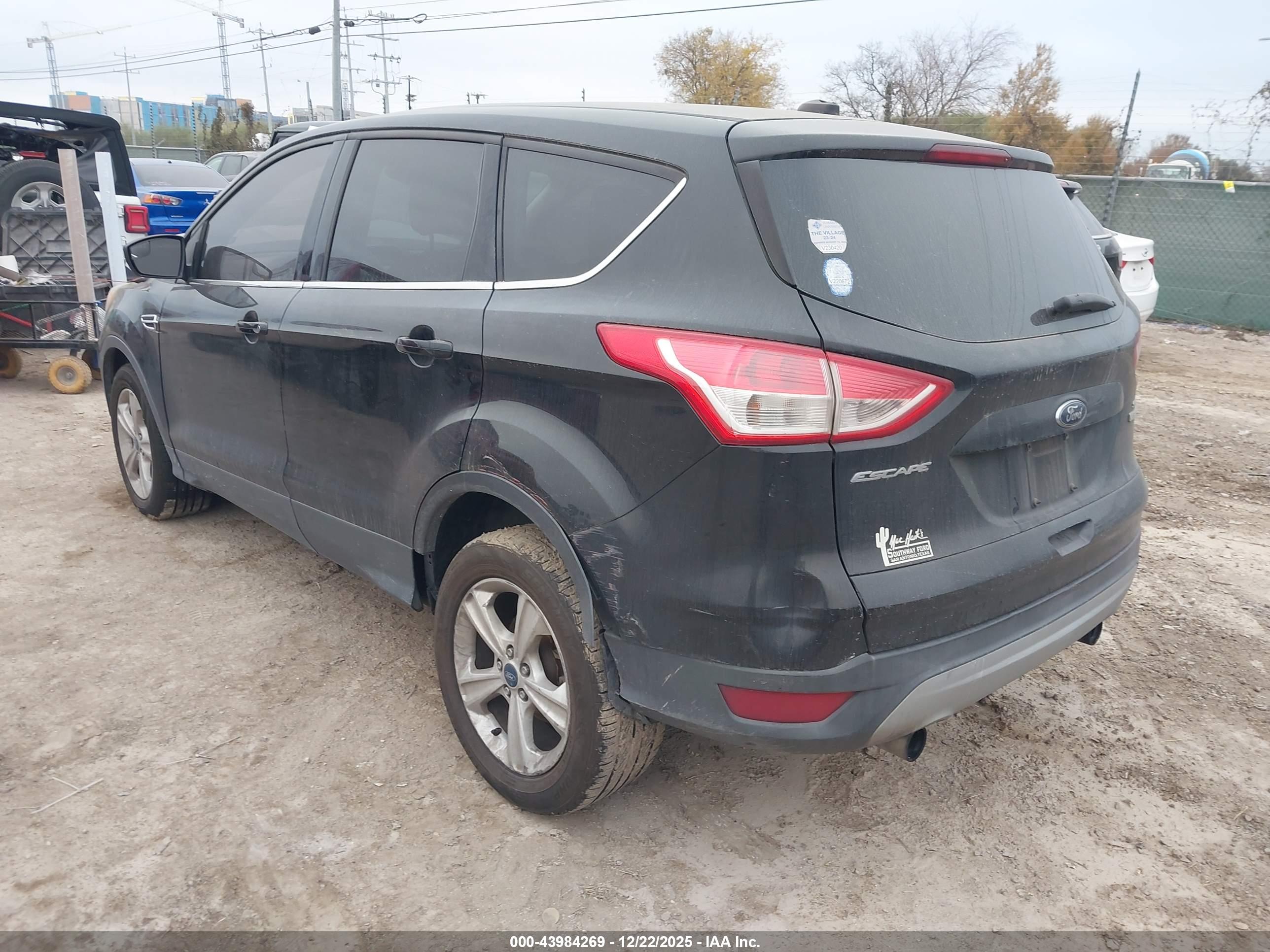 FORD ESCAPE image 3