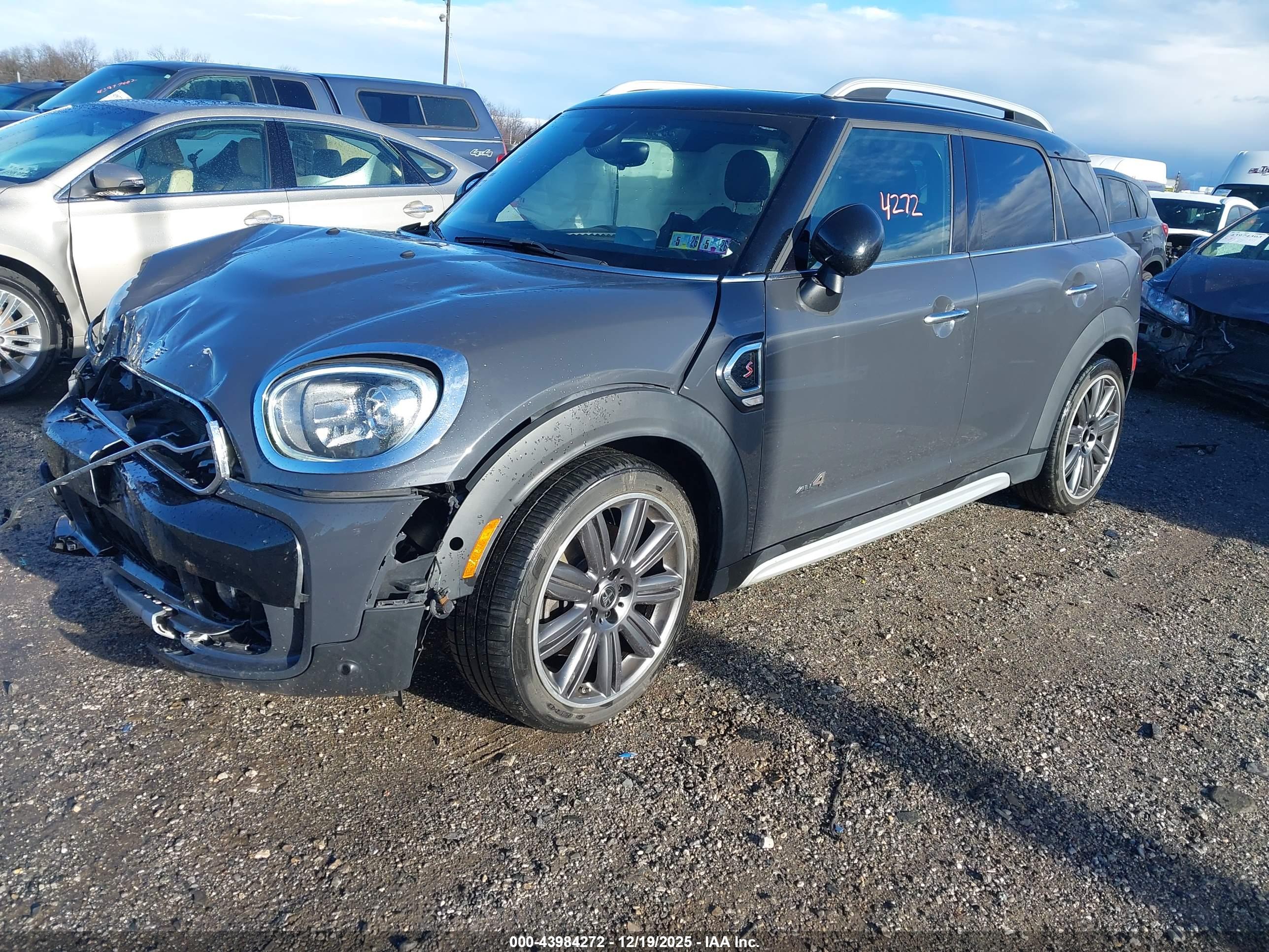 MINI COUNTRYMAN image 2