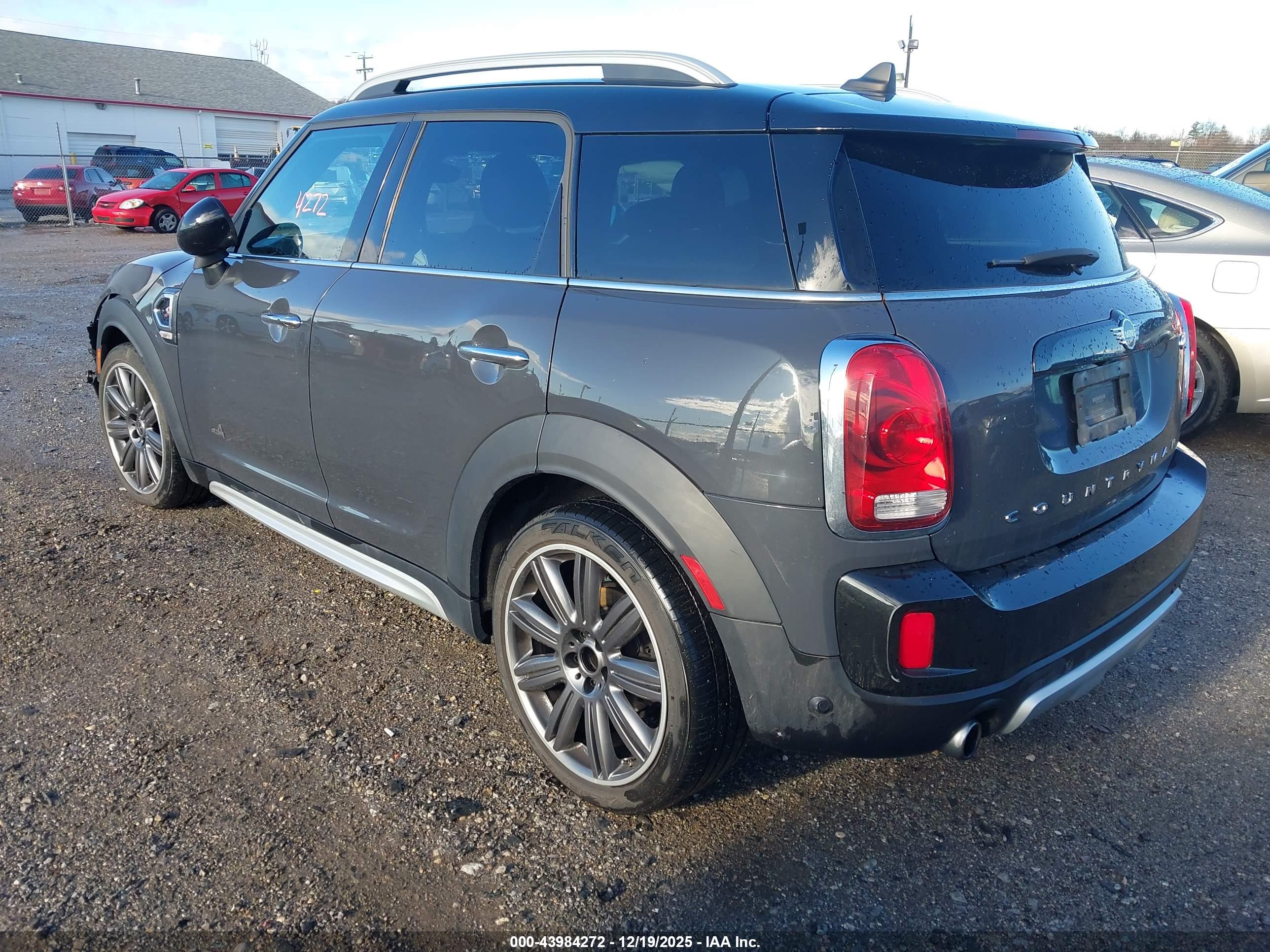 MINI COUNTRYMAN image 3