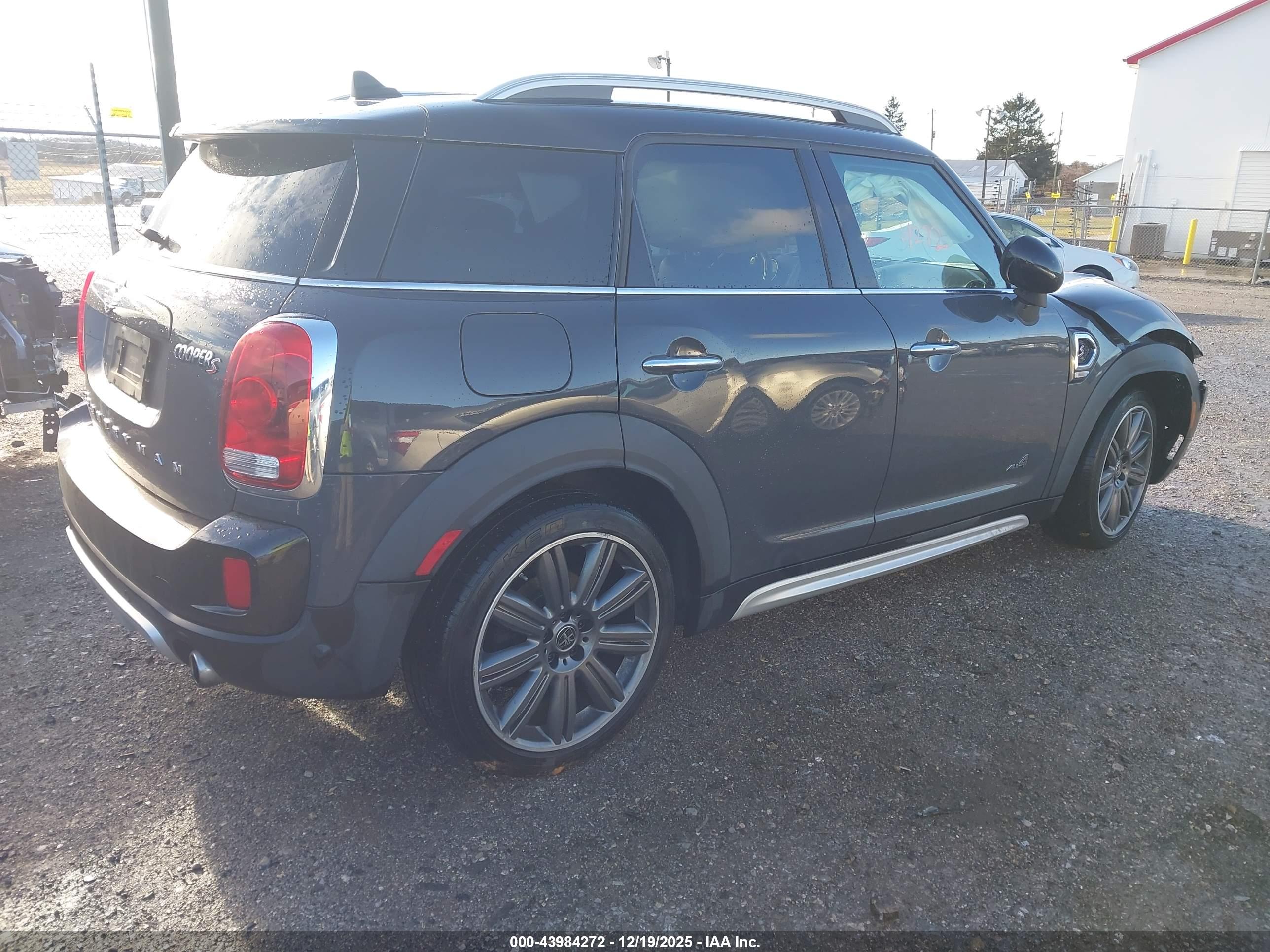 MINI COUNTRYMAN image 4