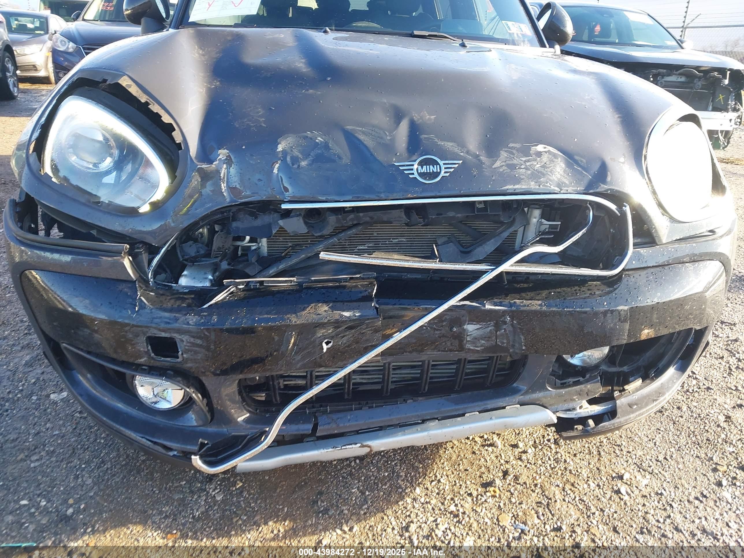 MINI COUNTRYMAN image 6