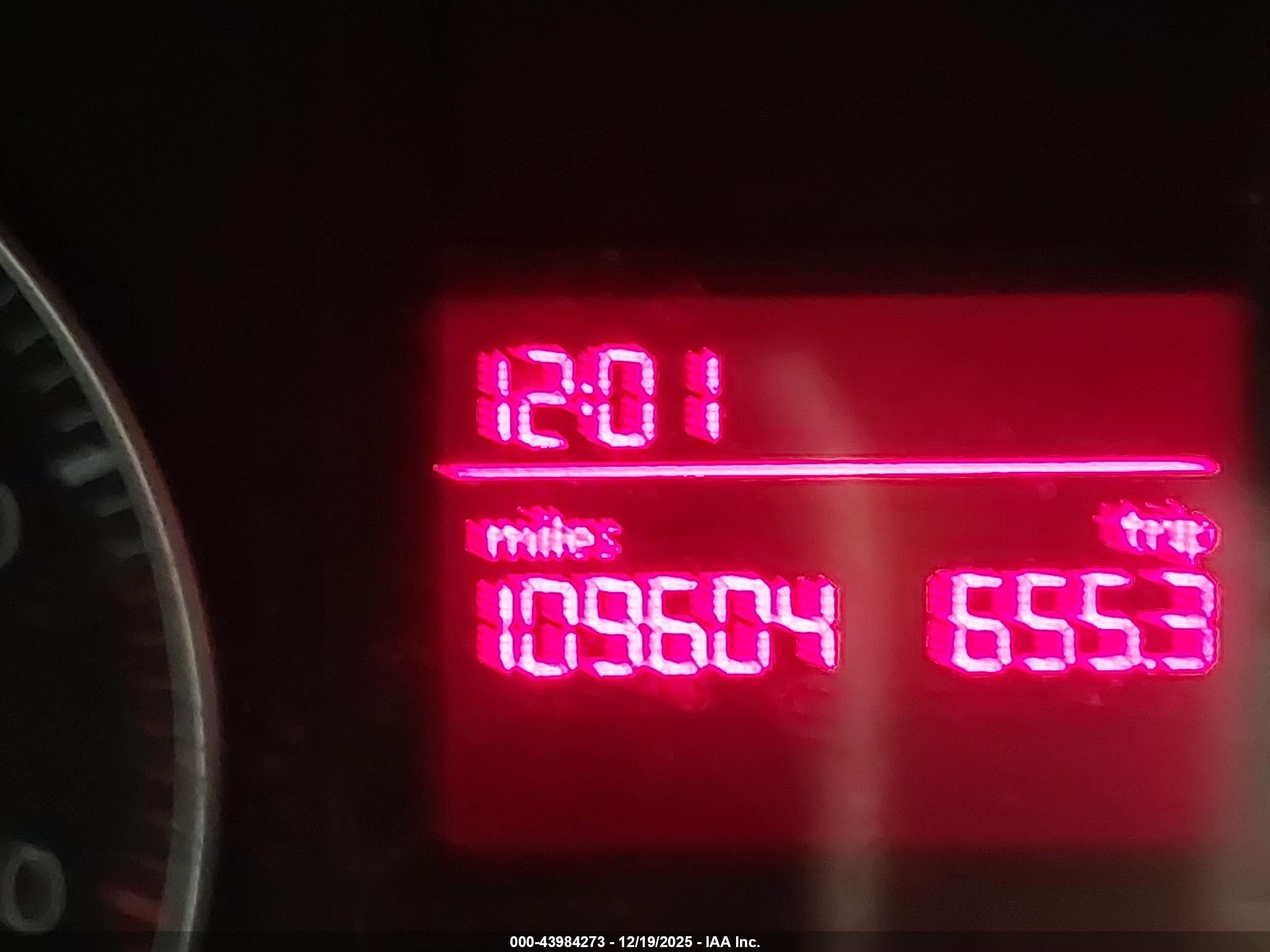 VOLKSWAGEN JETTA image 7