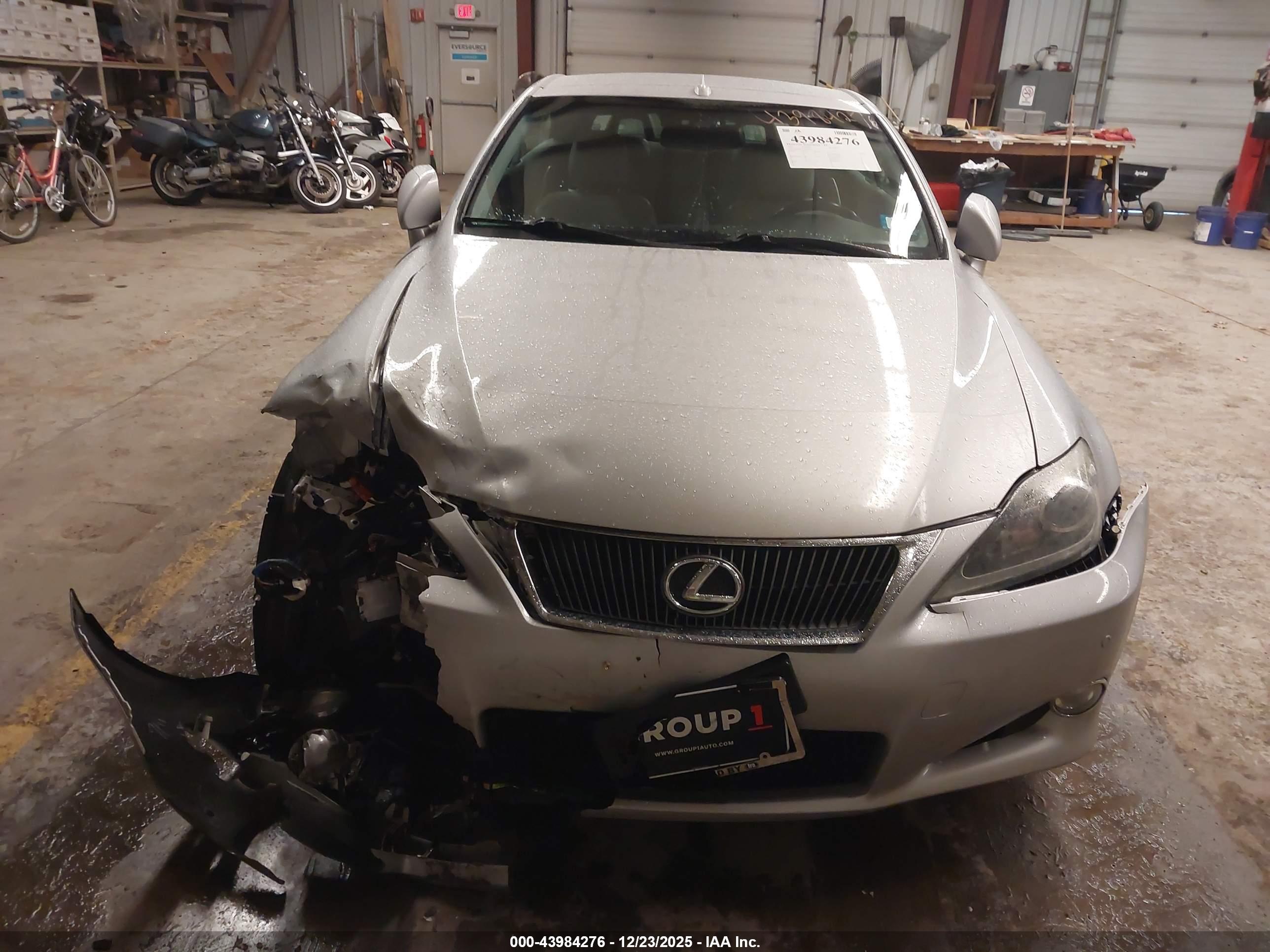 LEXUS IS image 6