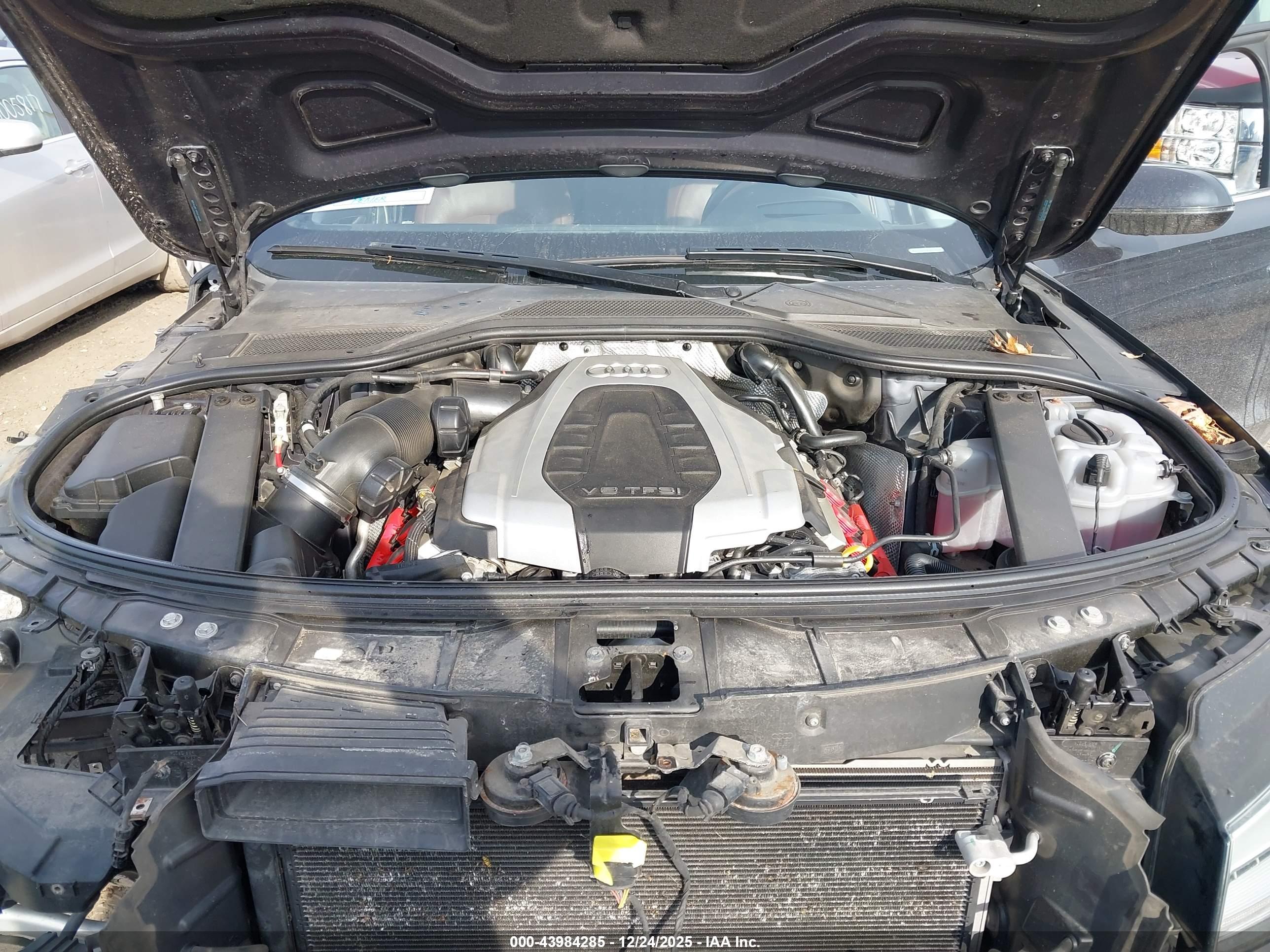 AUDI A8 image 10