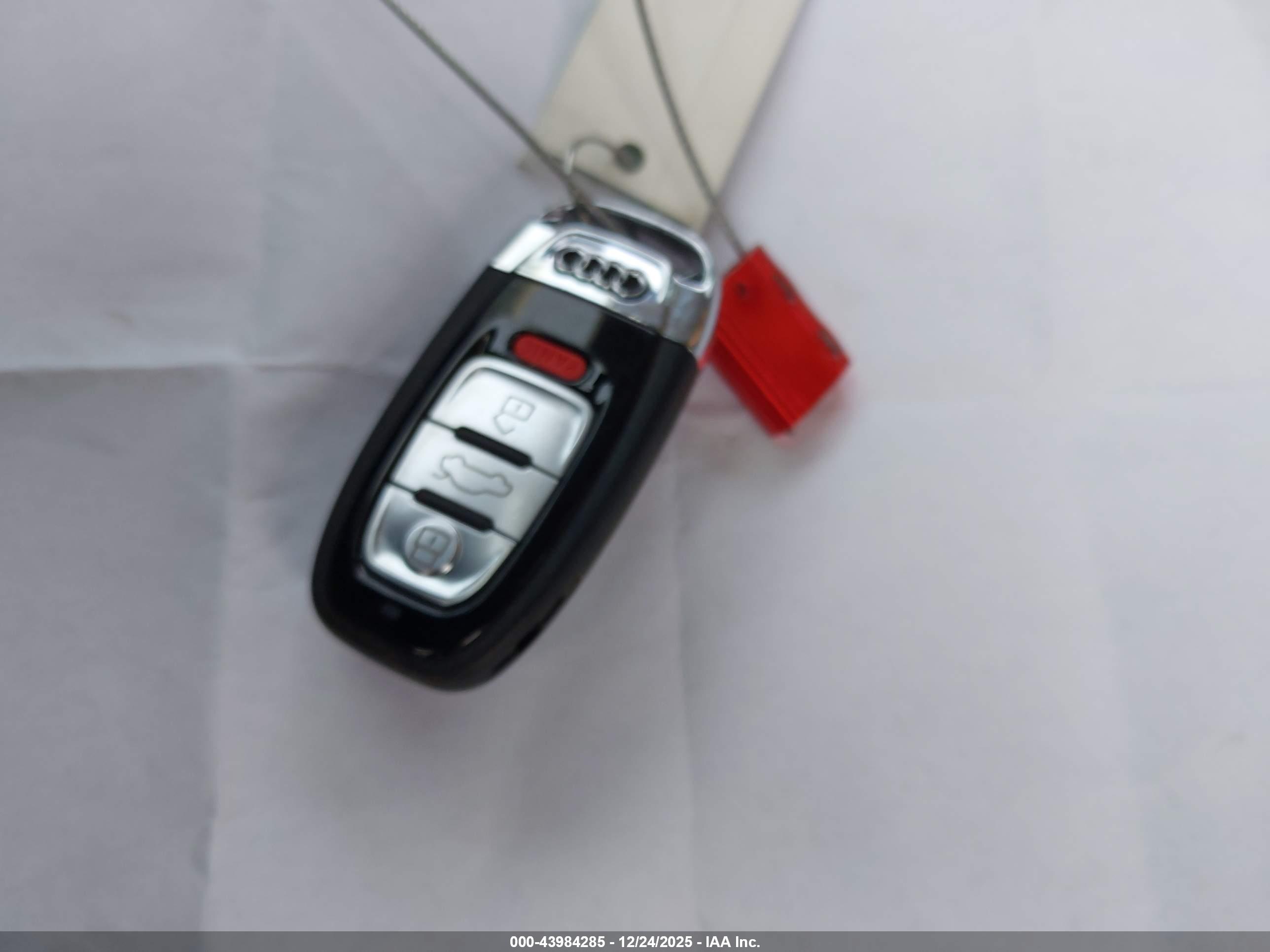 AUDI A8 image 11