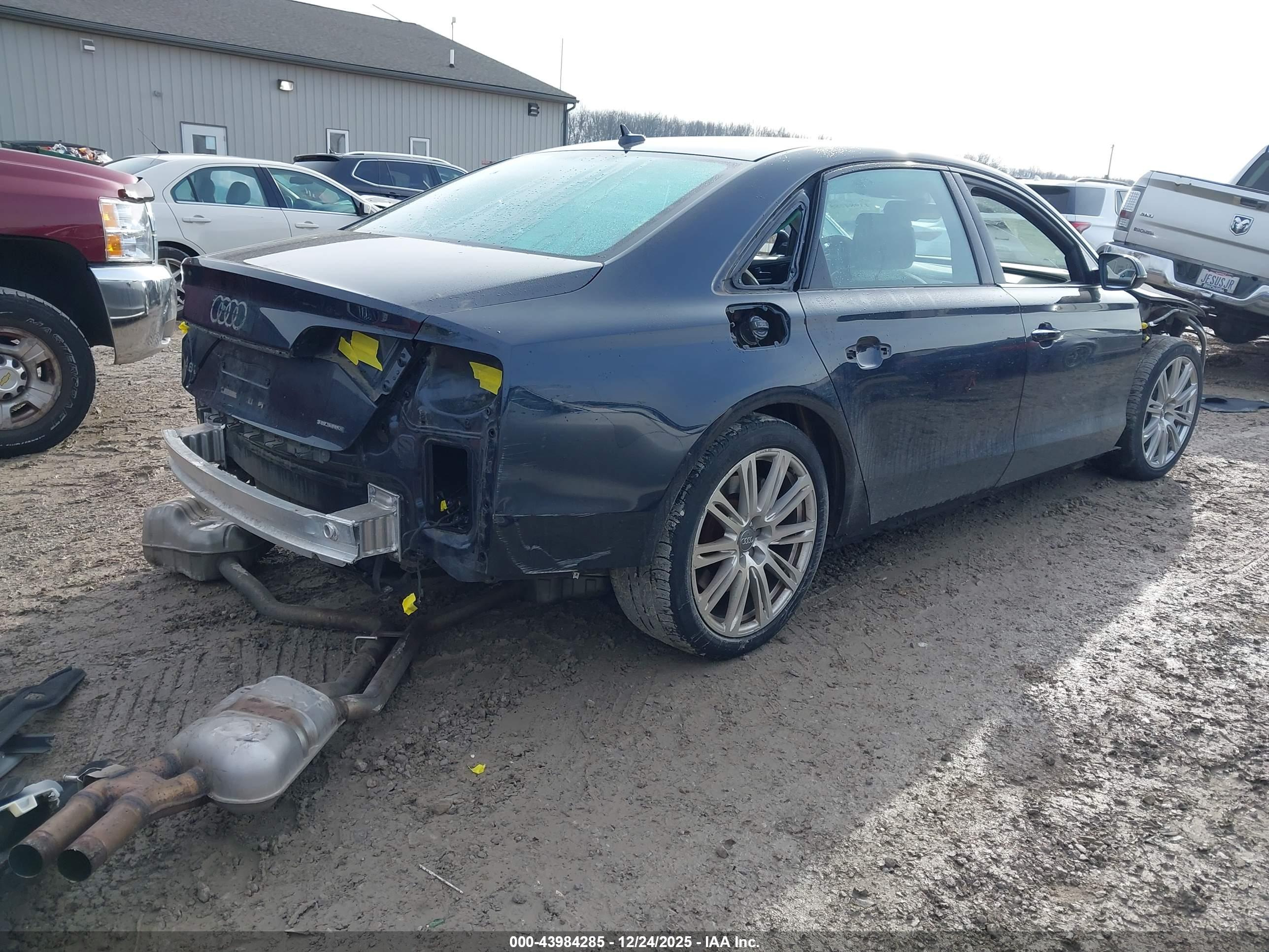 AUDI A8 image 4