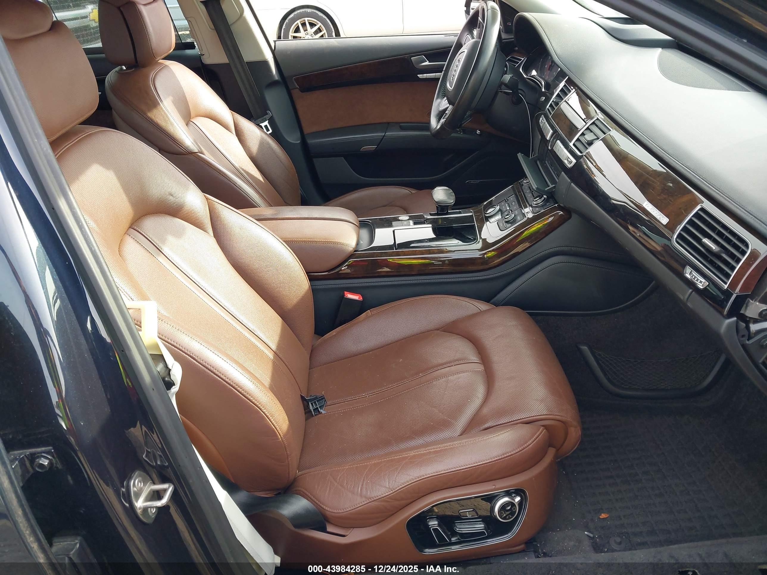 AUDI A8 image 5