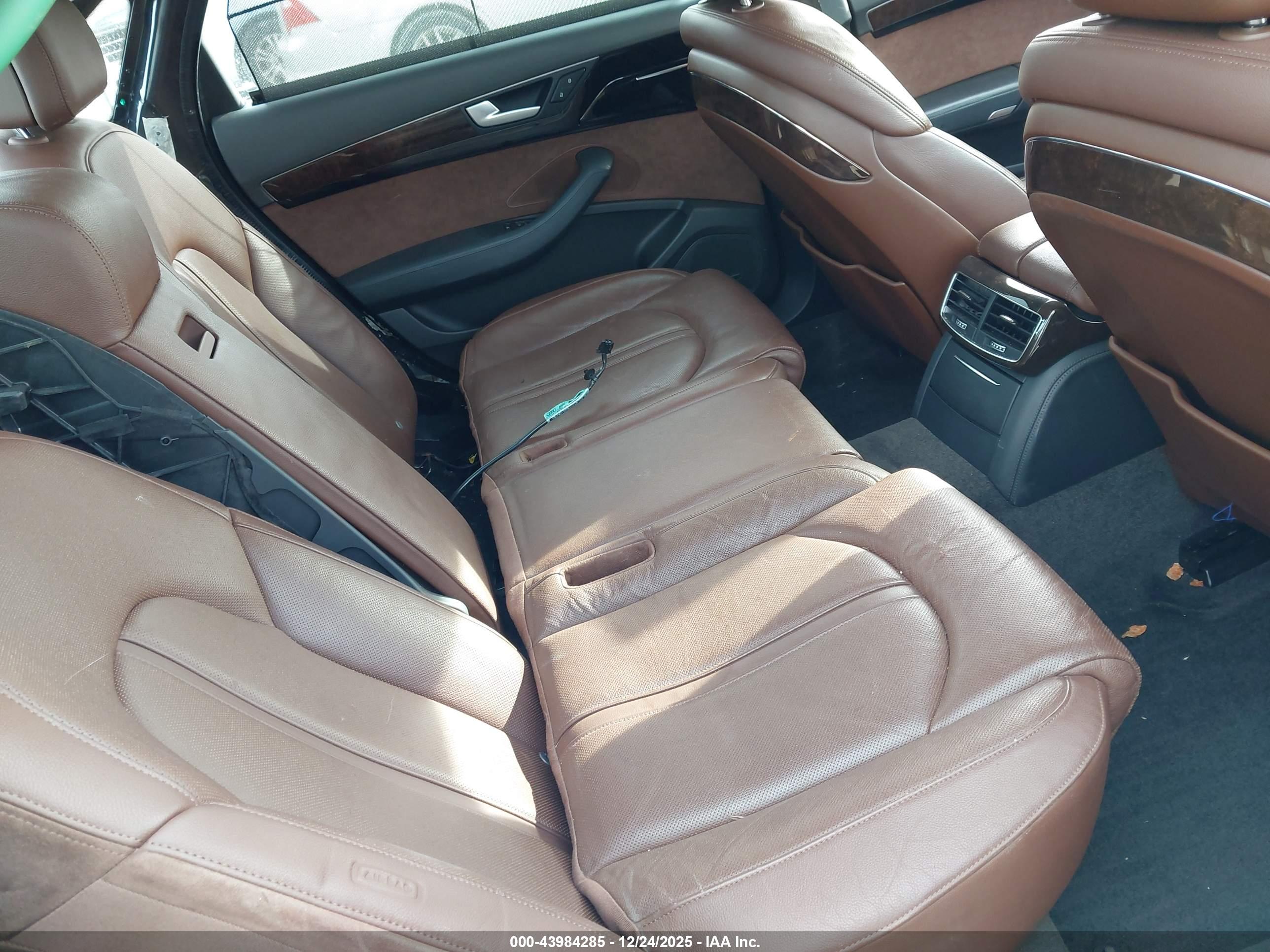 AUDI A8 image 8