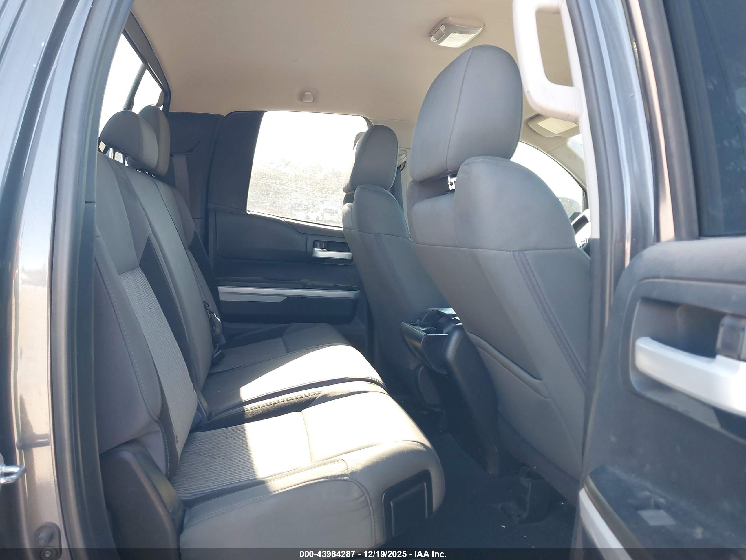 TOYOTA TUNDRA image 8