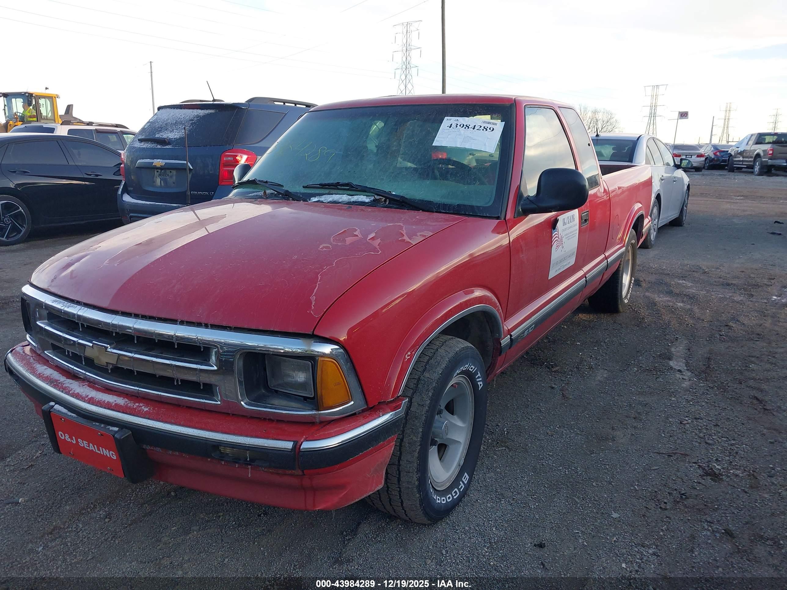 CHEVROLET S-10 image 2