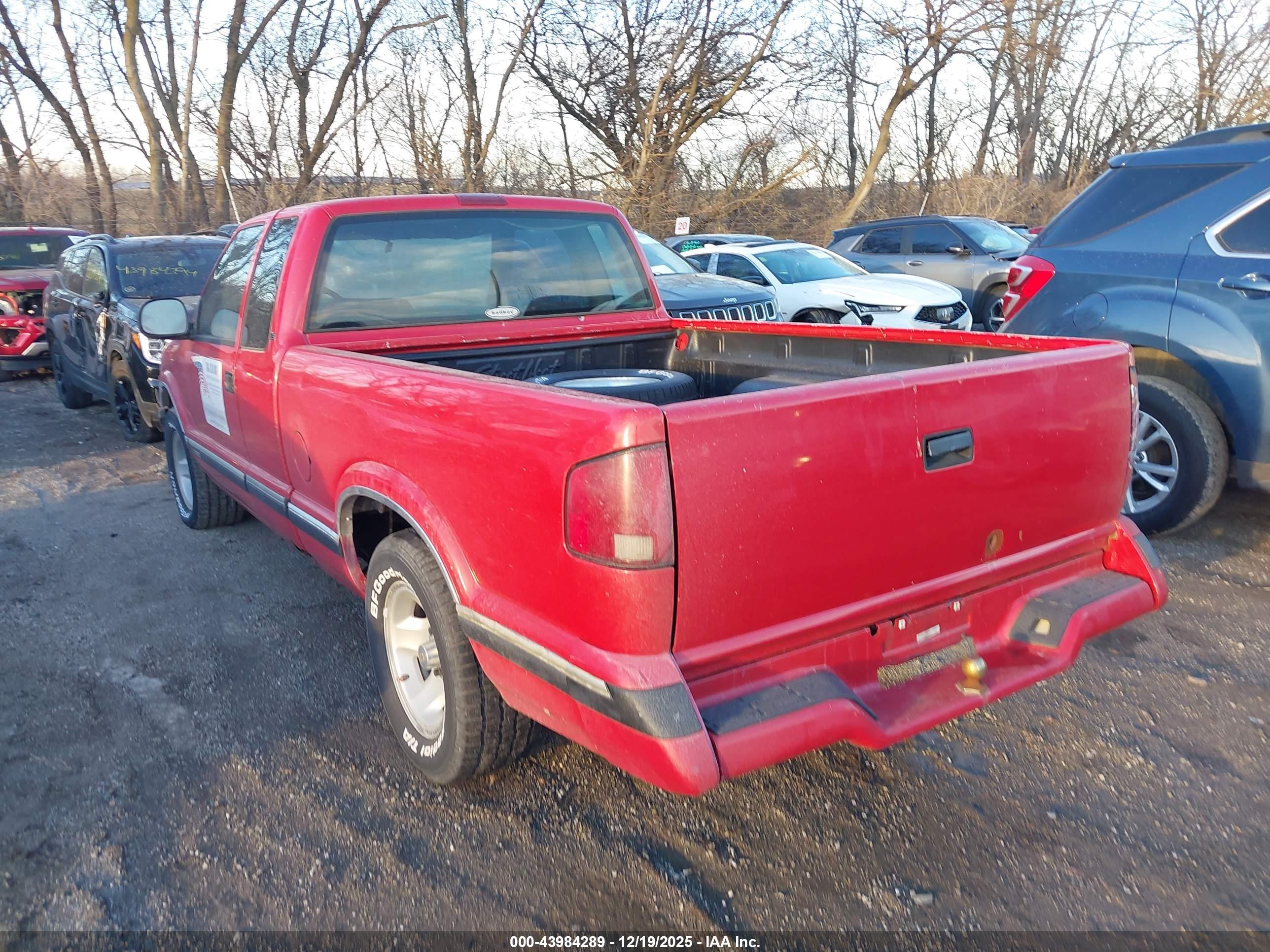 CHEVROLET S-10 image 3
