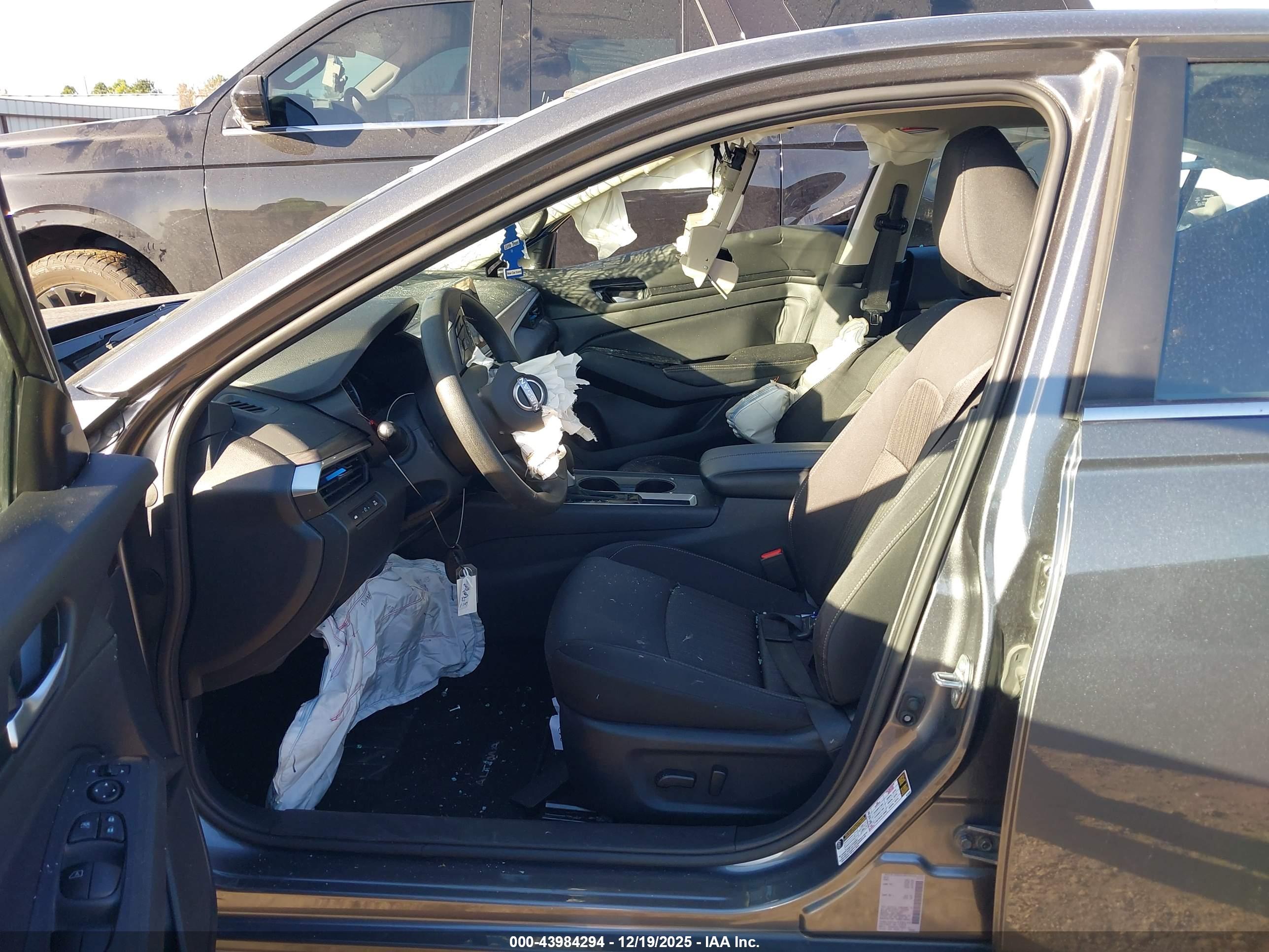 NISSAN ALTIMA image 5