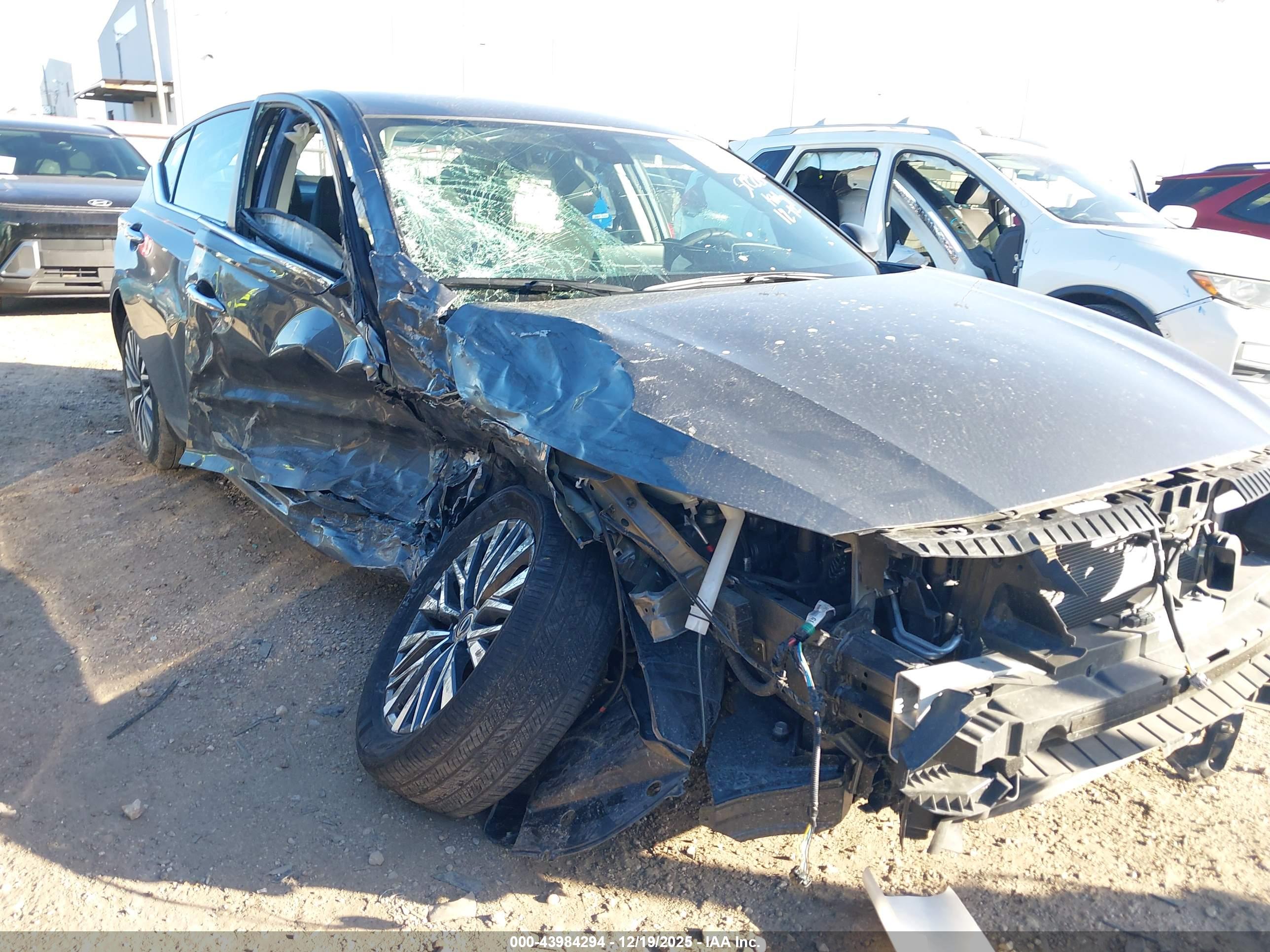 NISSAN ALTIMA image 6