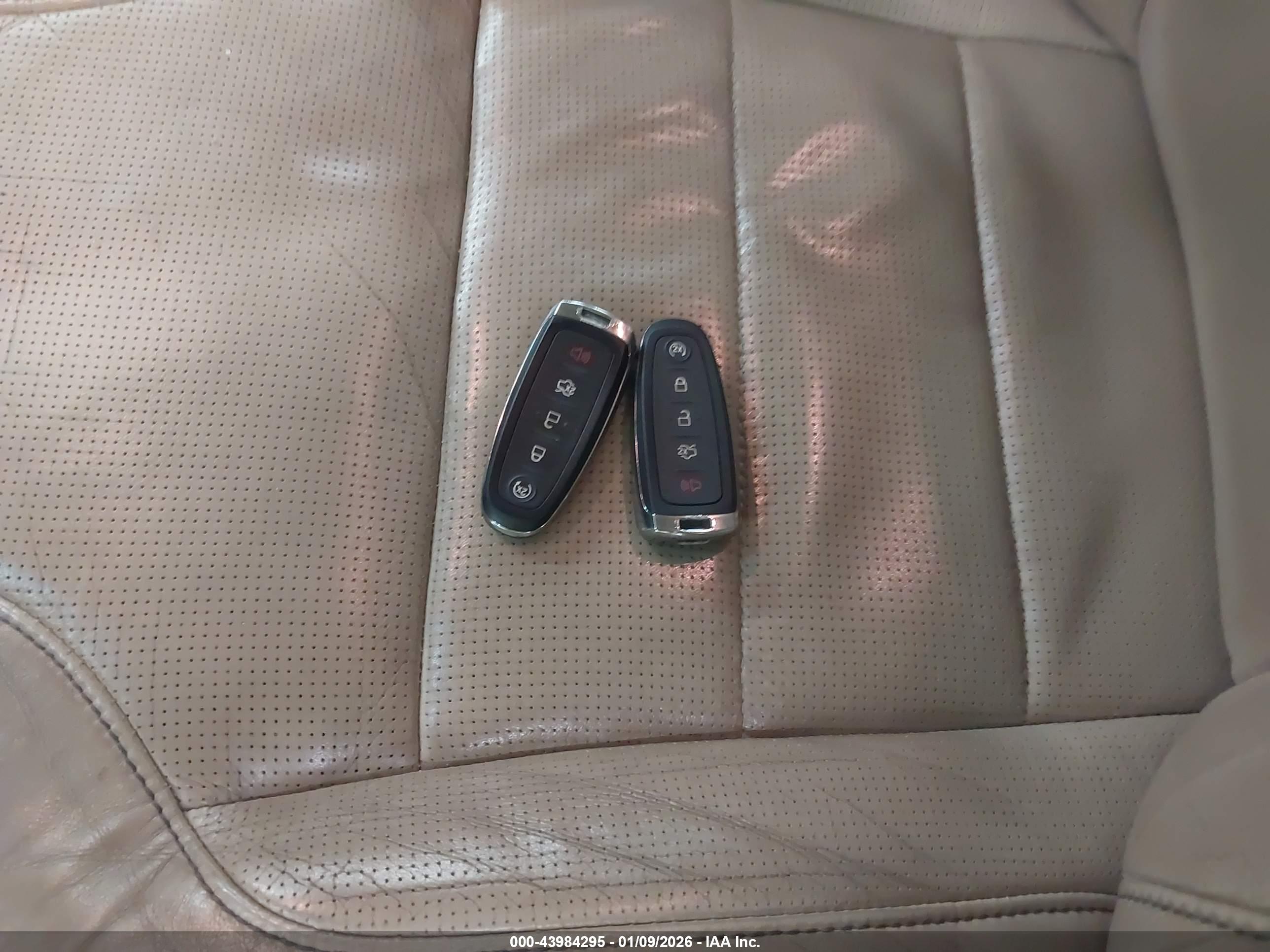 FORD TAURUS image 11