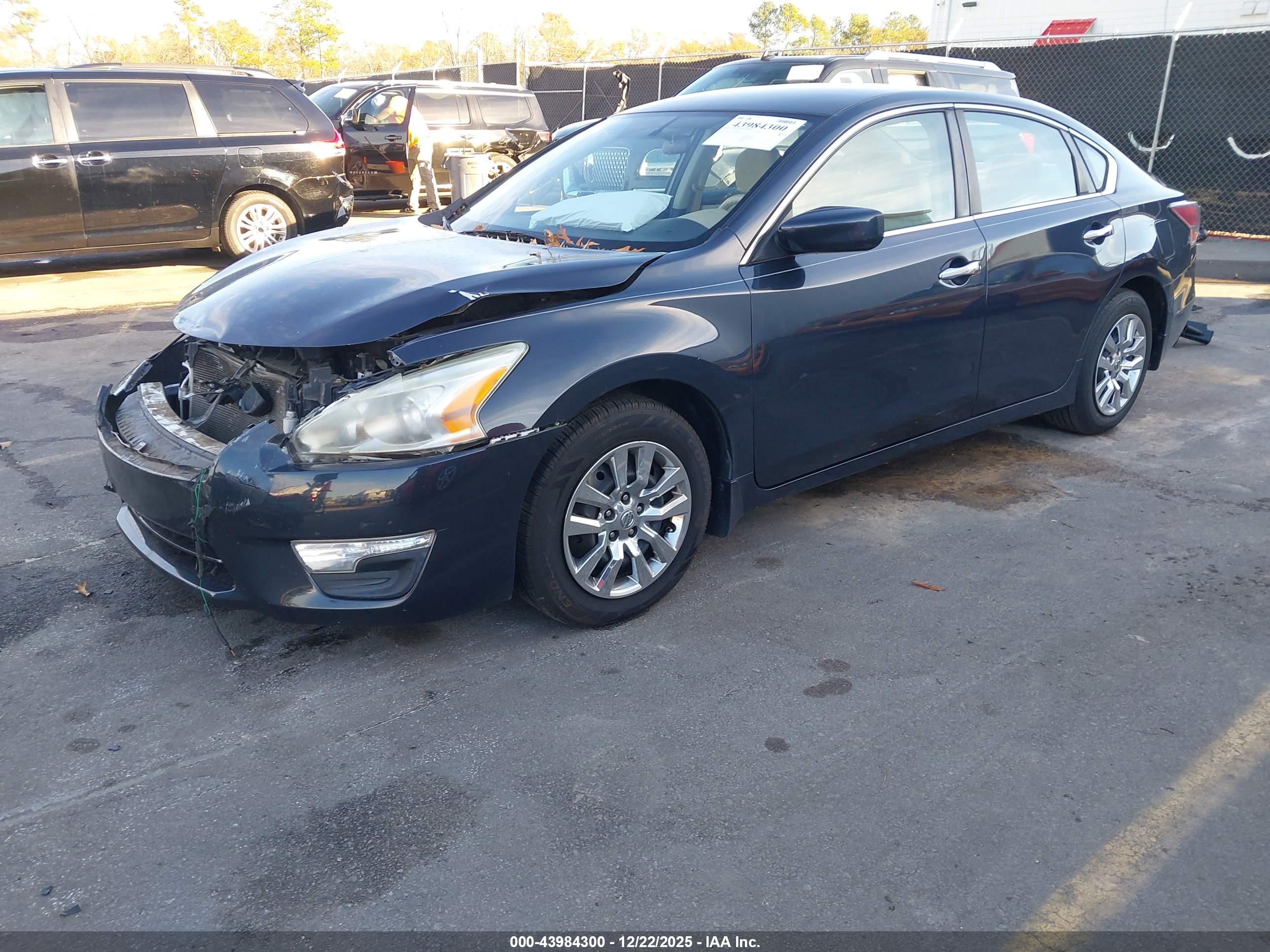 NISSAN ALTIMA image 2