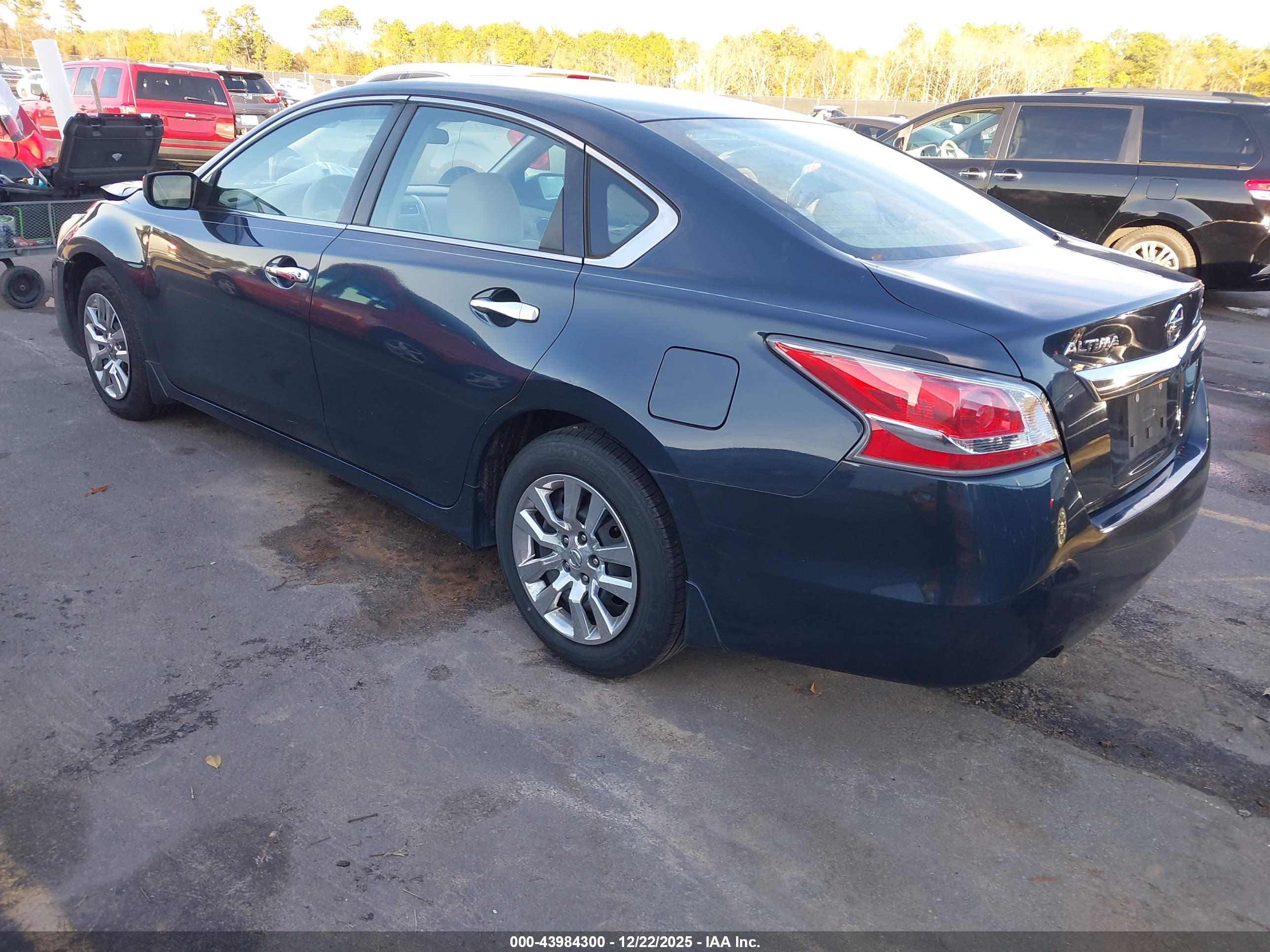 NISSAN ALTIMA image 3
