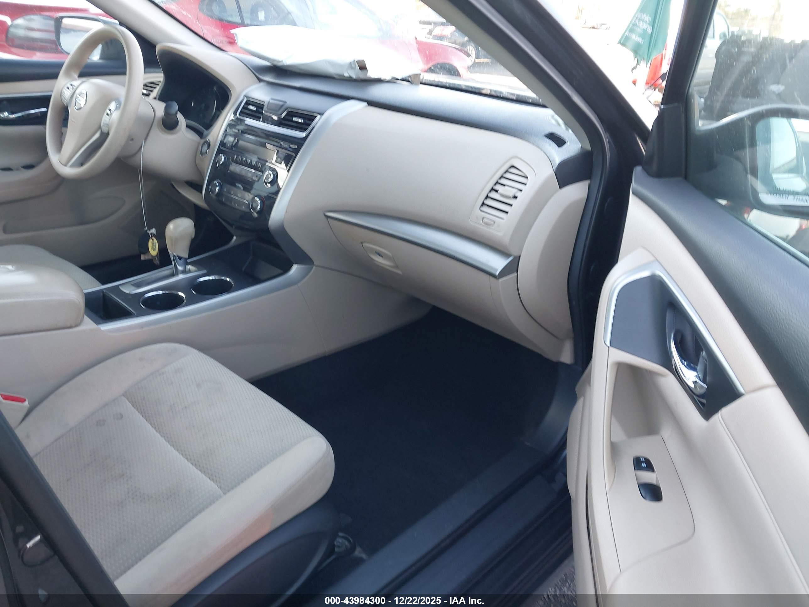 NISSAN ALTIMA image 5
