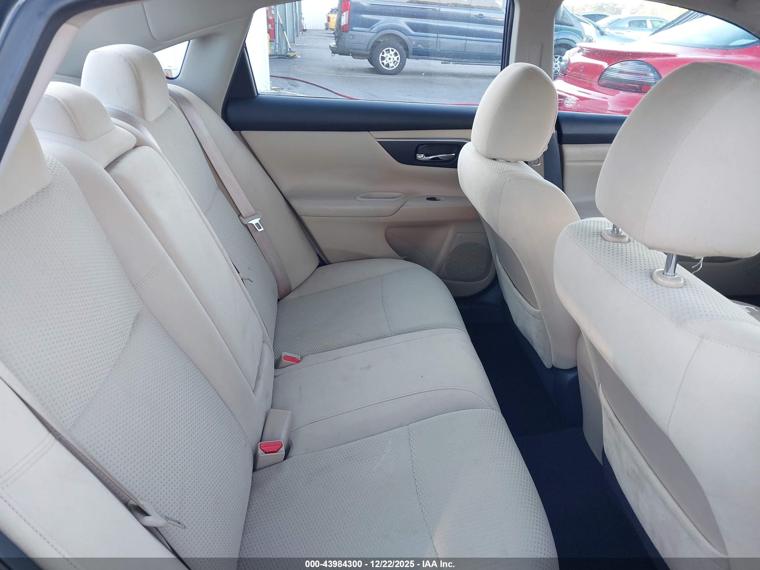 NISSAN ALTIMA image 8