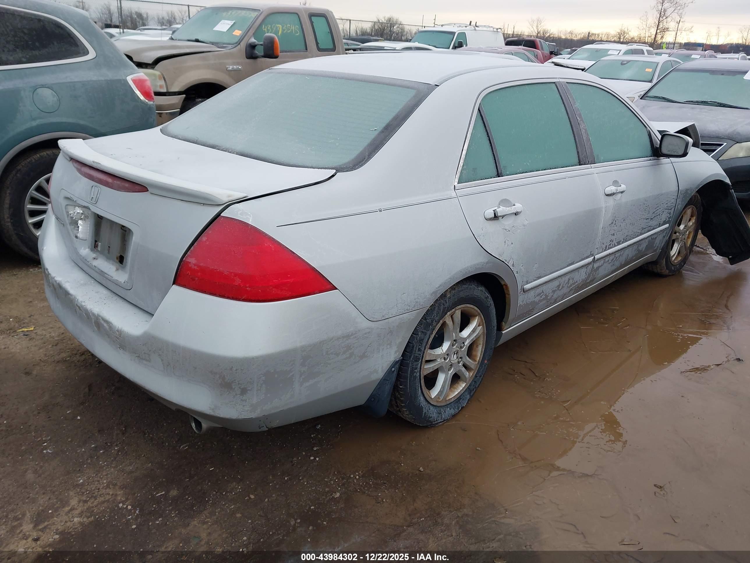 HONDA ACCORD image 4