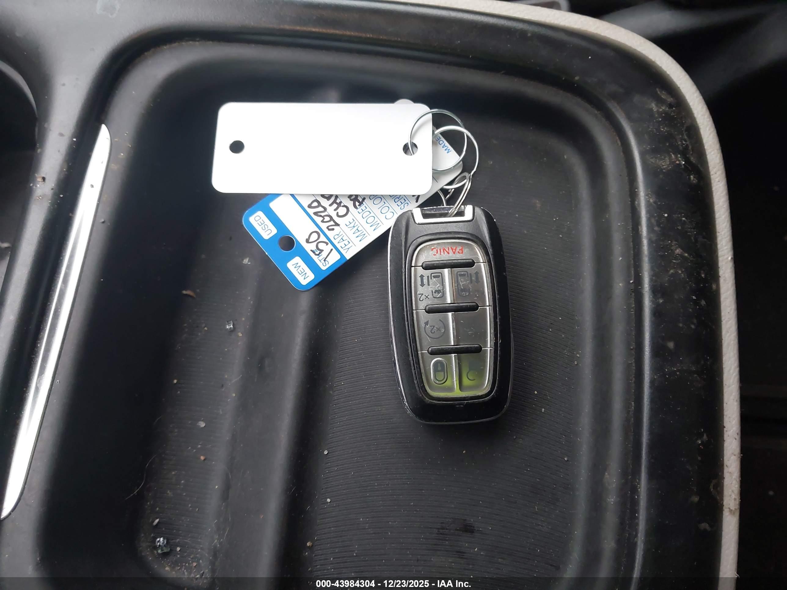 CHRYSLER PACIFICA image 11