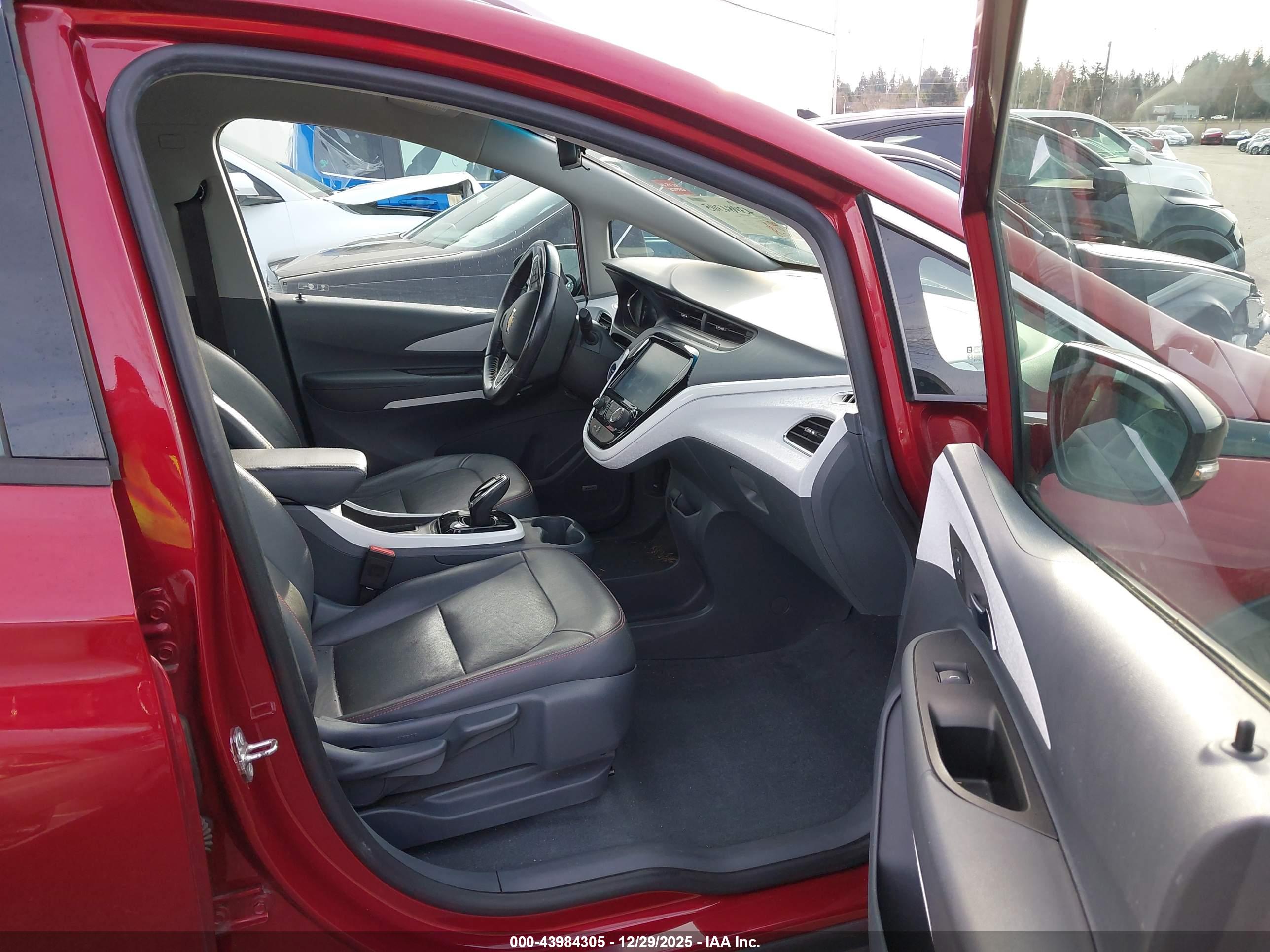 CHEVROLET BOLT image 5