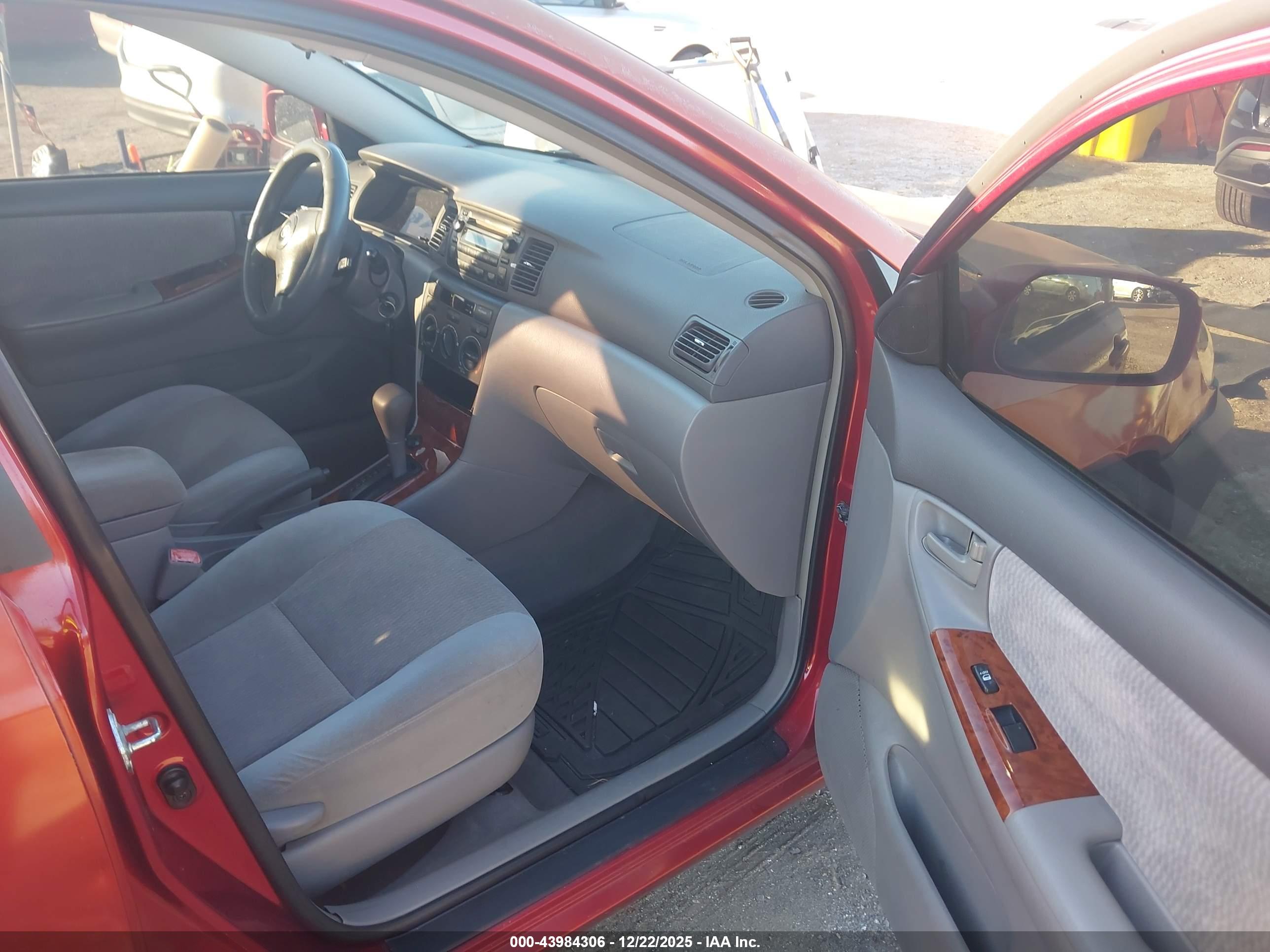 TOYOTA COROLLA image 5