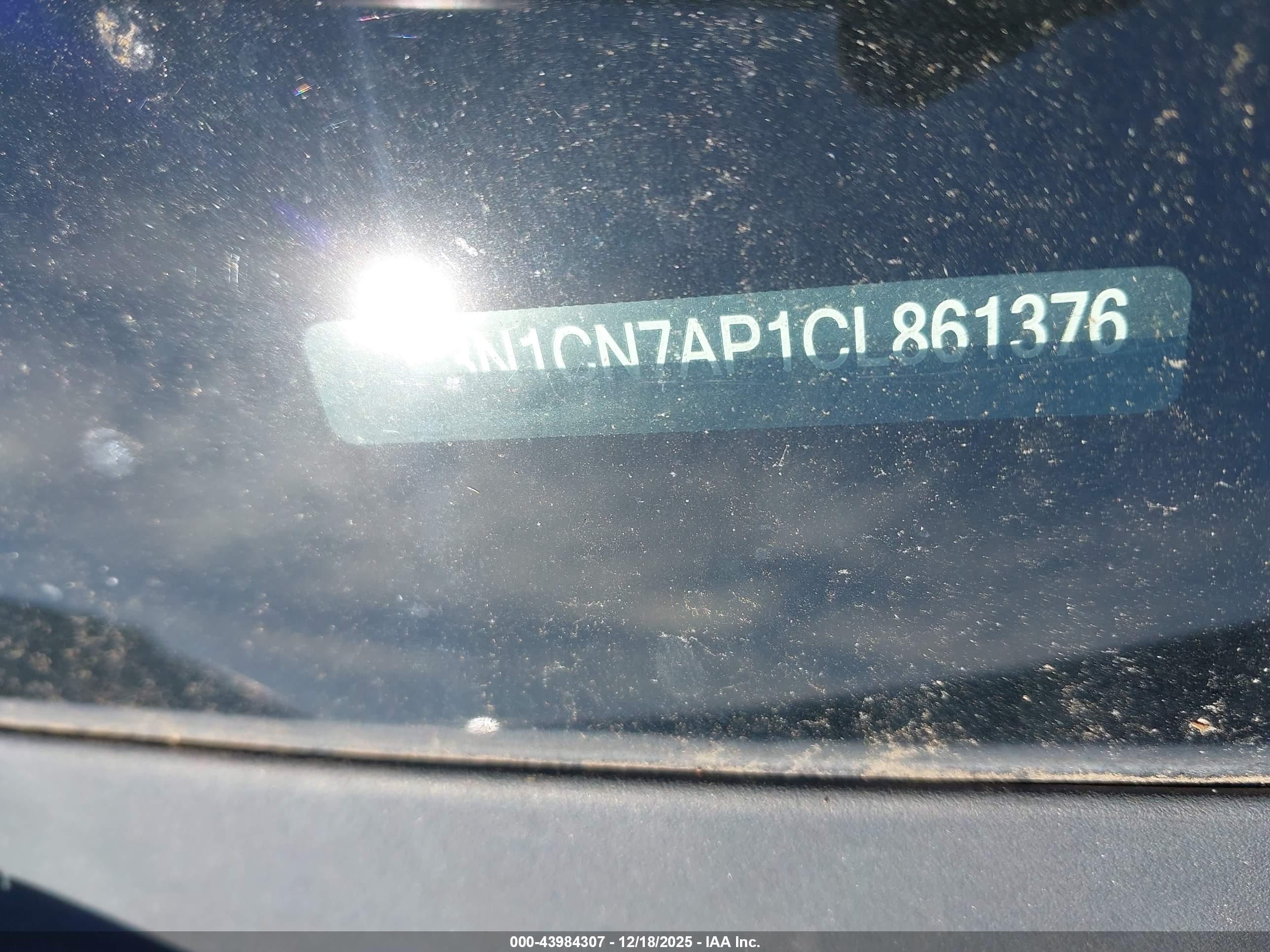 NISSAN VERSA image 9