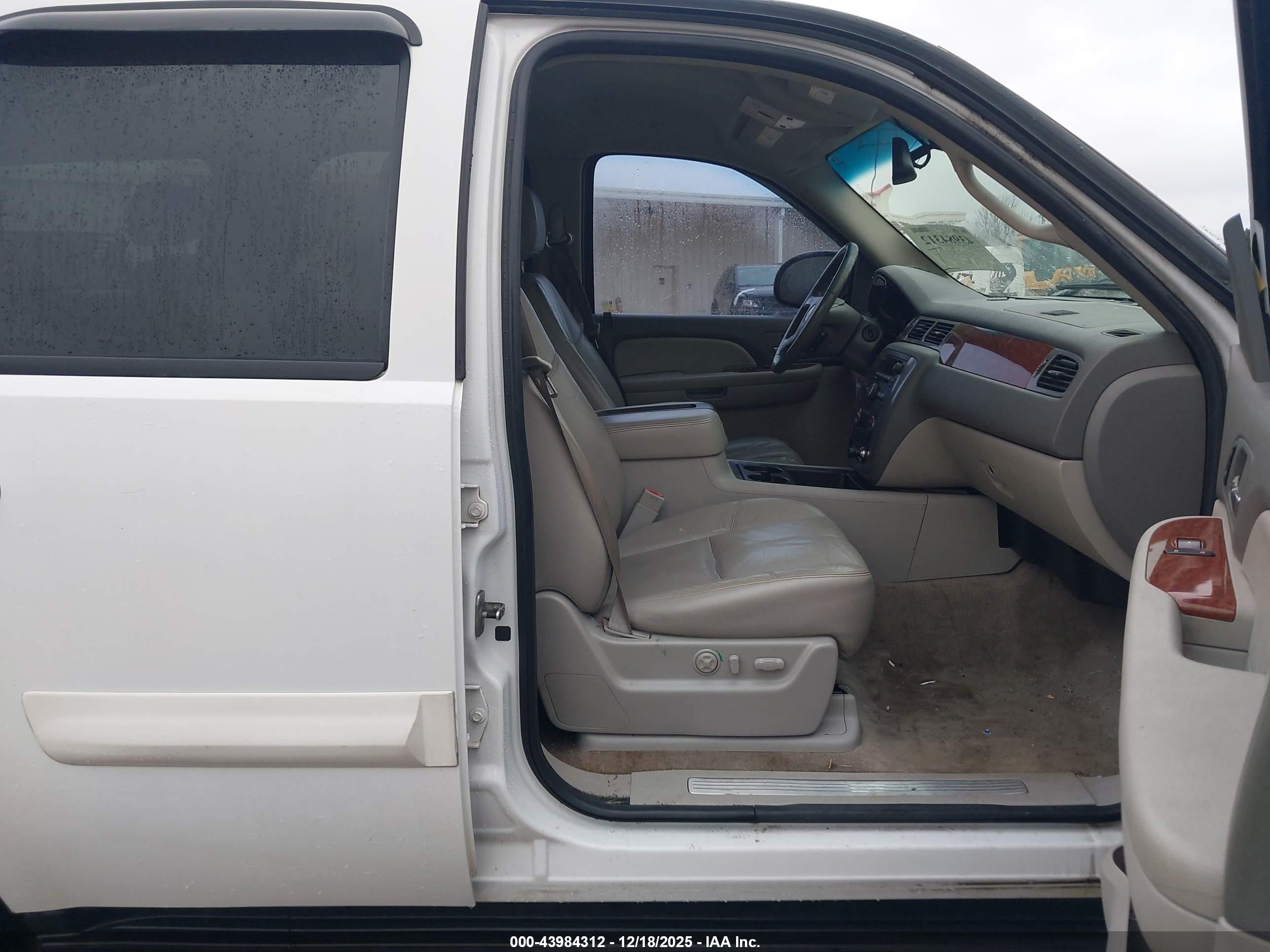 GMC YUKON image 5