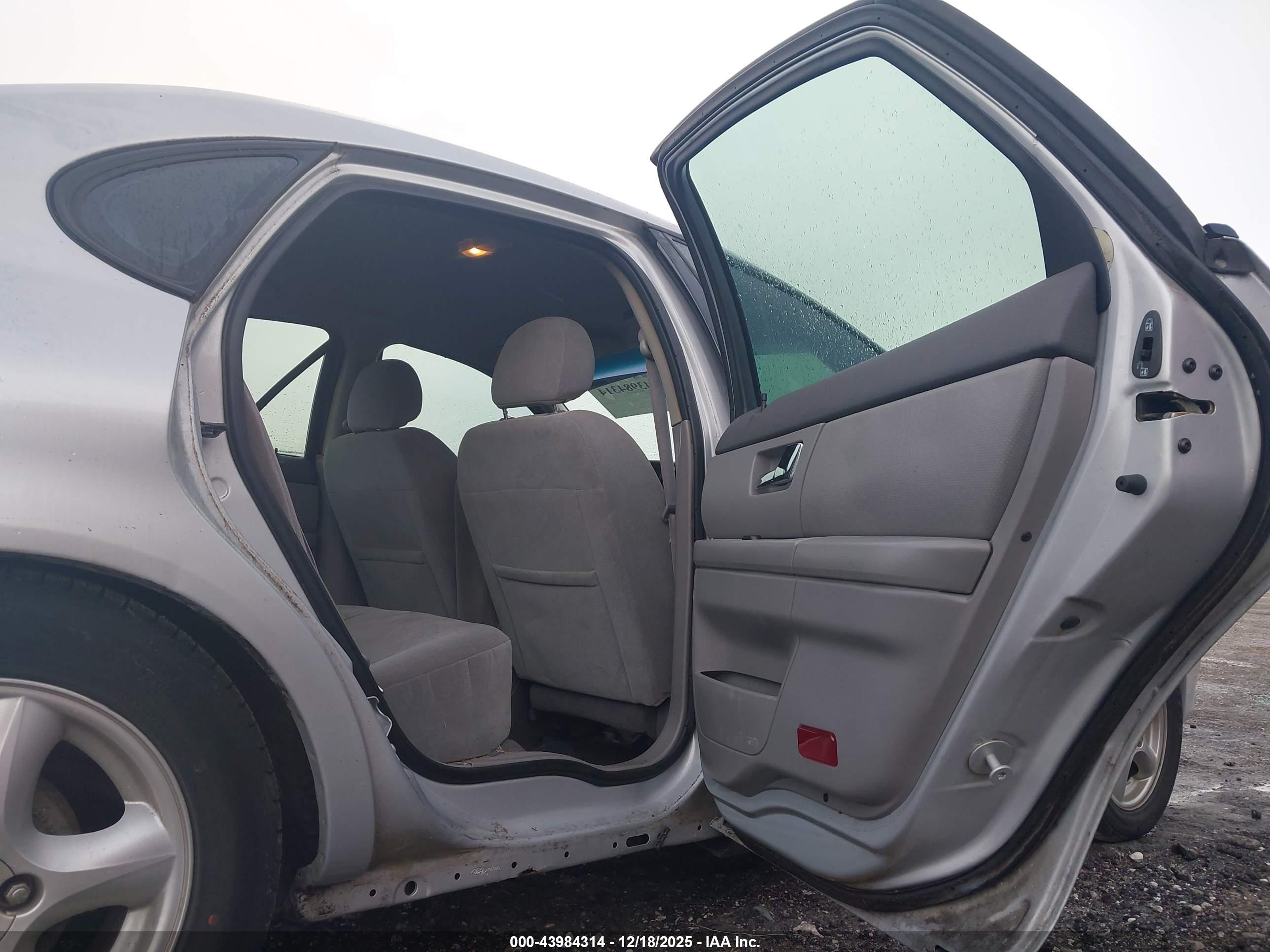 FORD TAURUS image 8