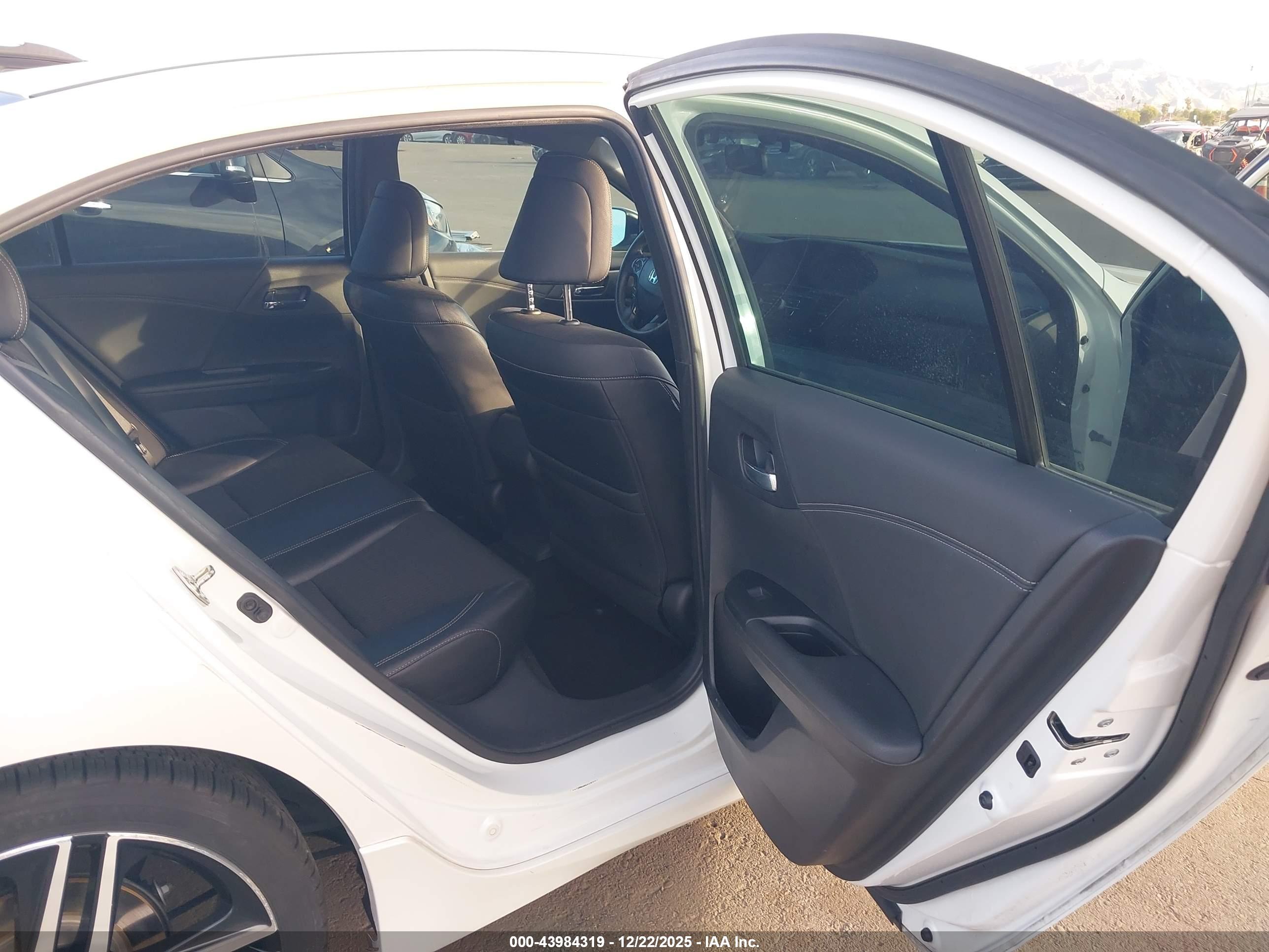 HONDA ACCORD image 8